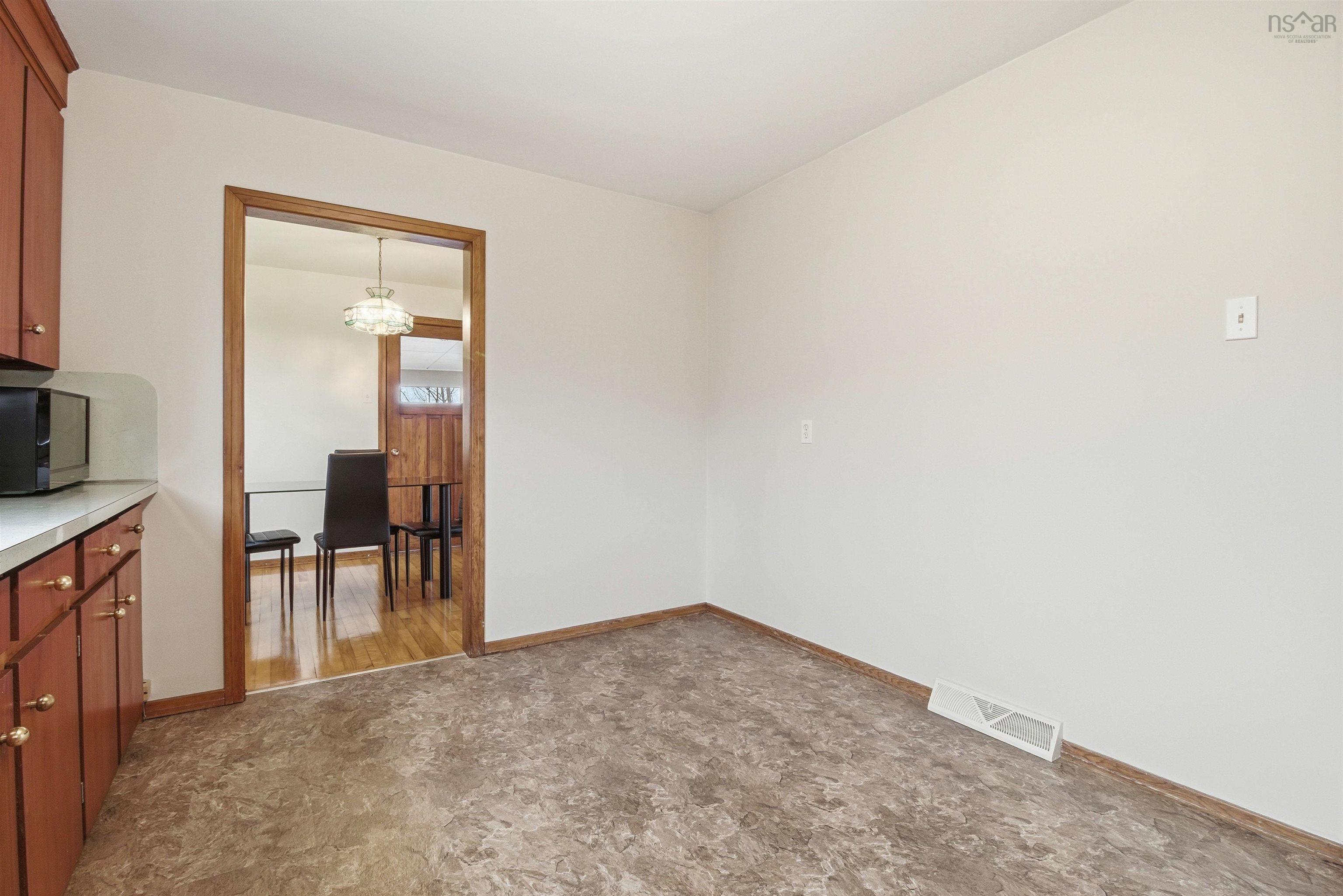 $429,900.00: 17 Laurentide Drive, Clayton Park