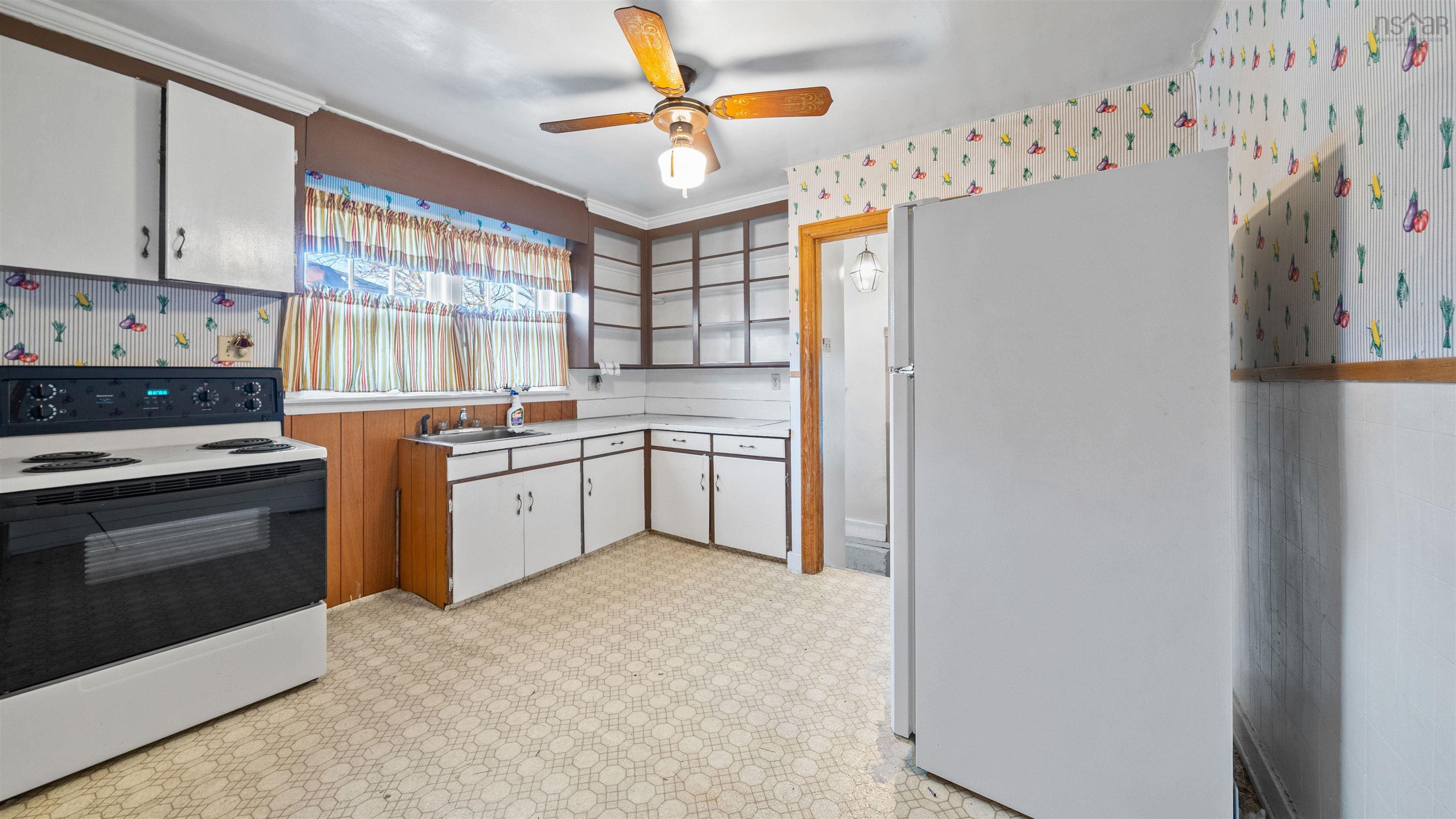 11 Harbour Drive, Dartmouth, NS (MLS 202528684)