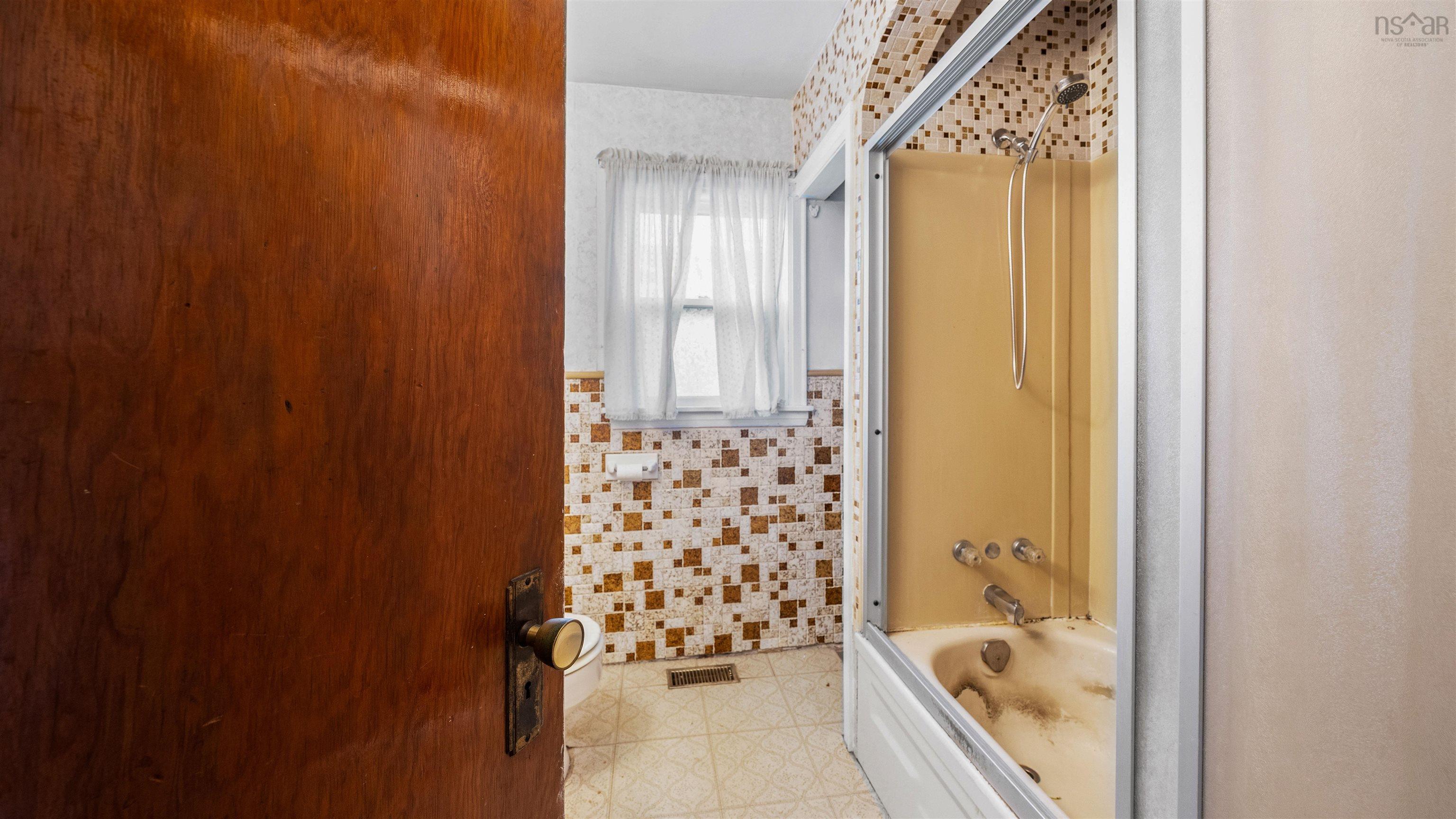 11 Harbour Drive, Dartmouth, NS (MLS 202528684)