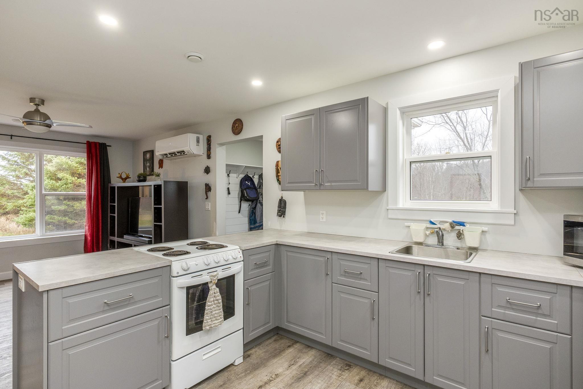 $765,000.00: 1079 Cleveland Road, Windermere