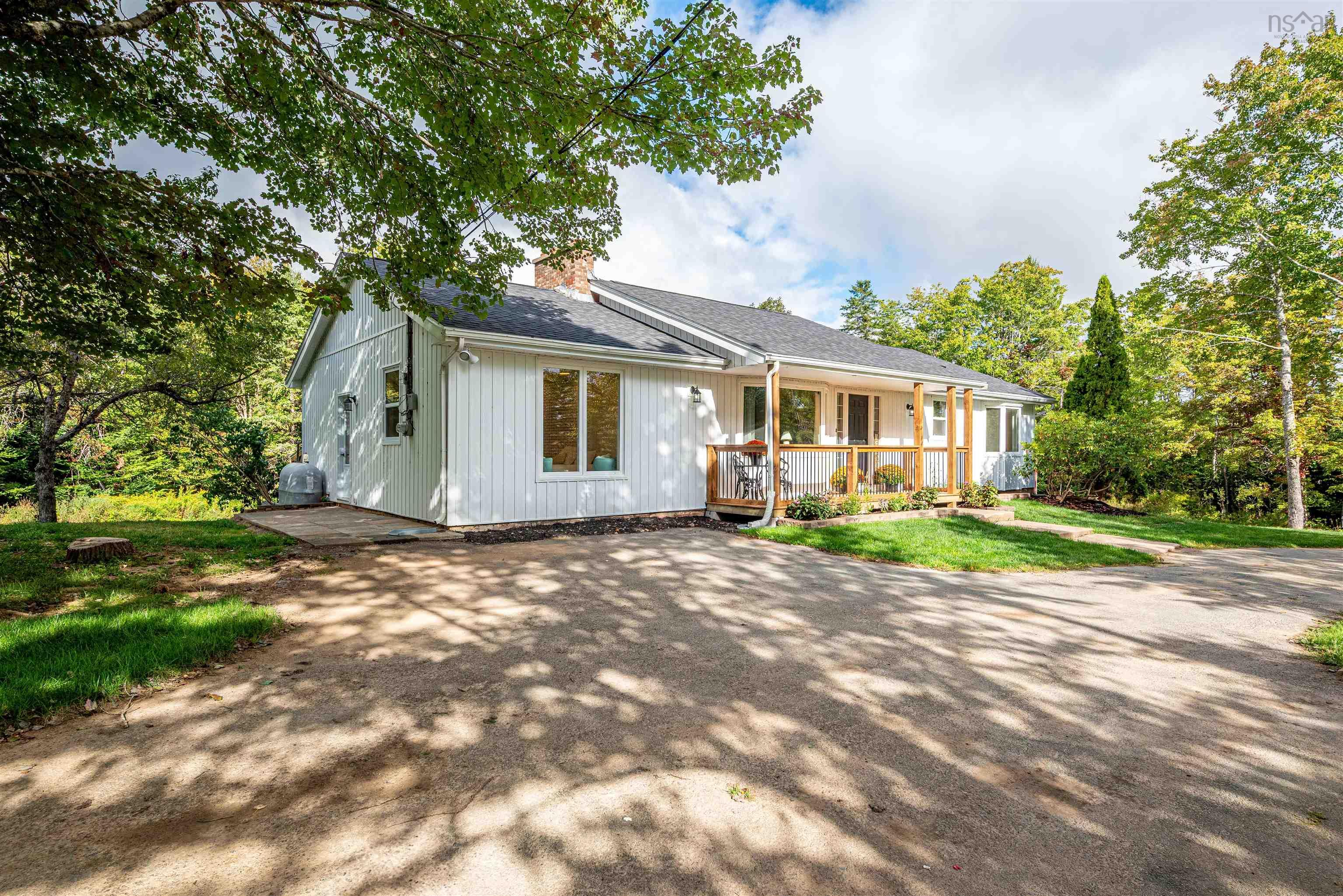 $599,900.00: 463 South Rawdon Road, Hillsvale