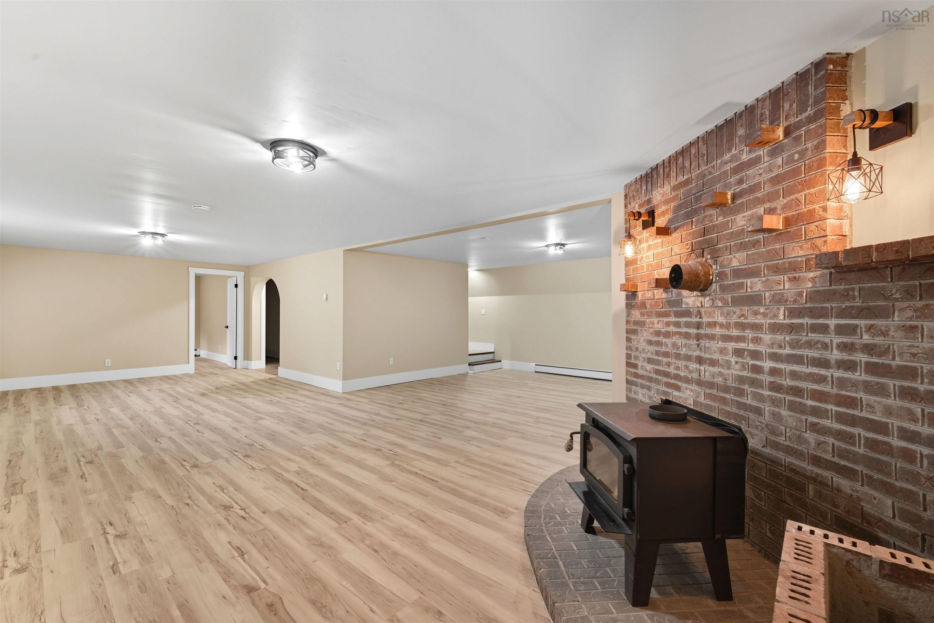 $599,900.00: 463 South Rawdon Road, Hillsvale