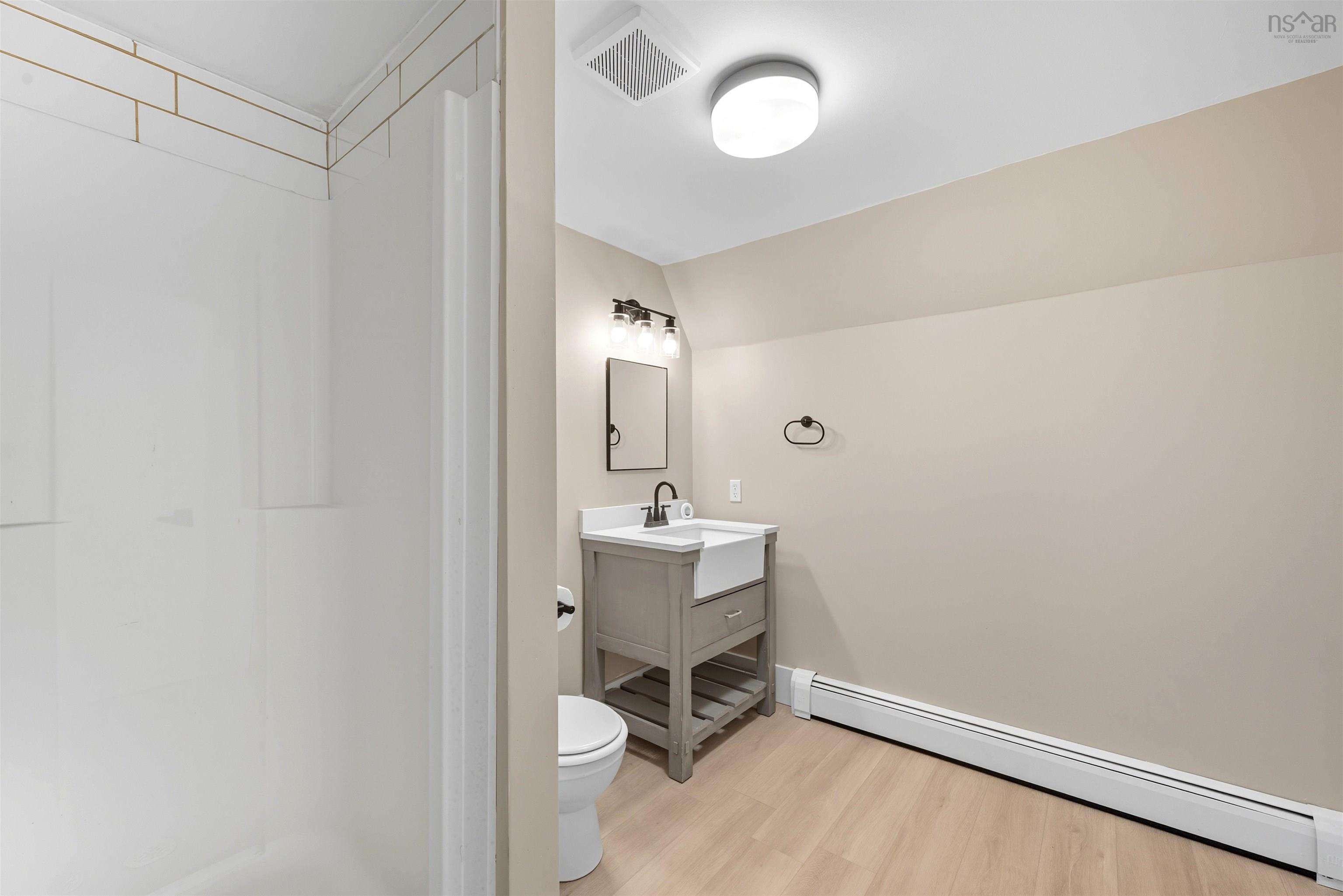 $599,900.00: 463 South Rawdon Road, Hillsvale