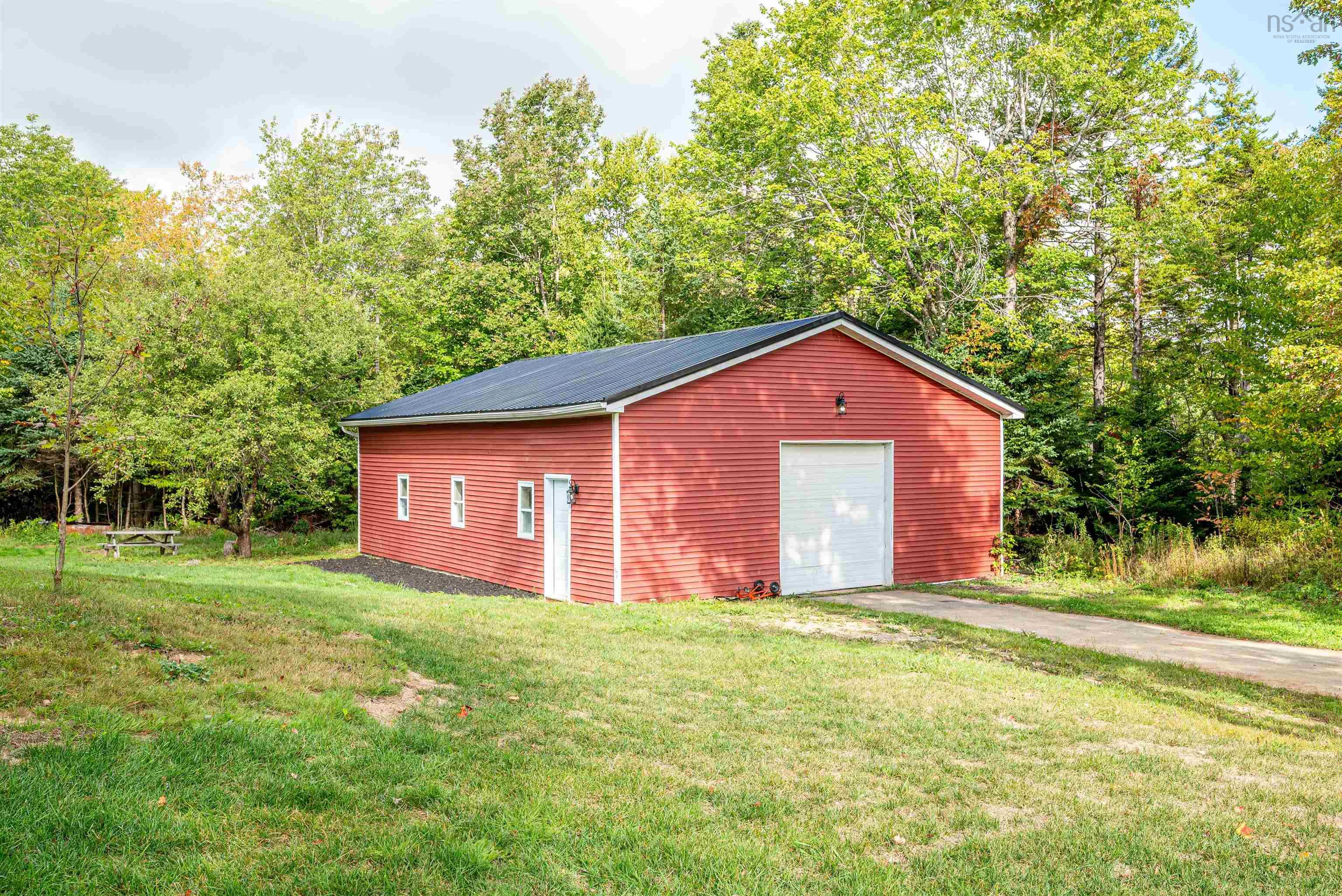 $599,900.00: 463 South Rawdon Road, Hillsvale