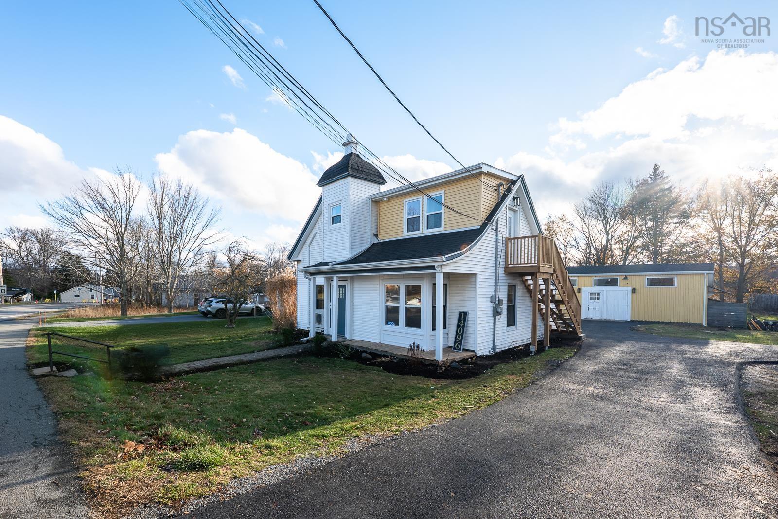 $641,999.00: 14096 Highway 1, Hants Border