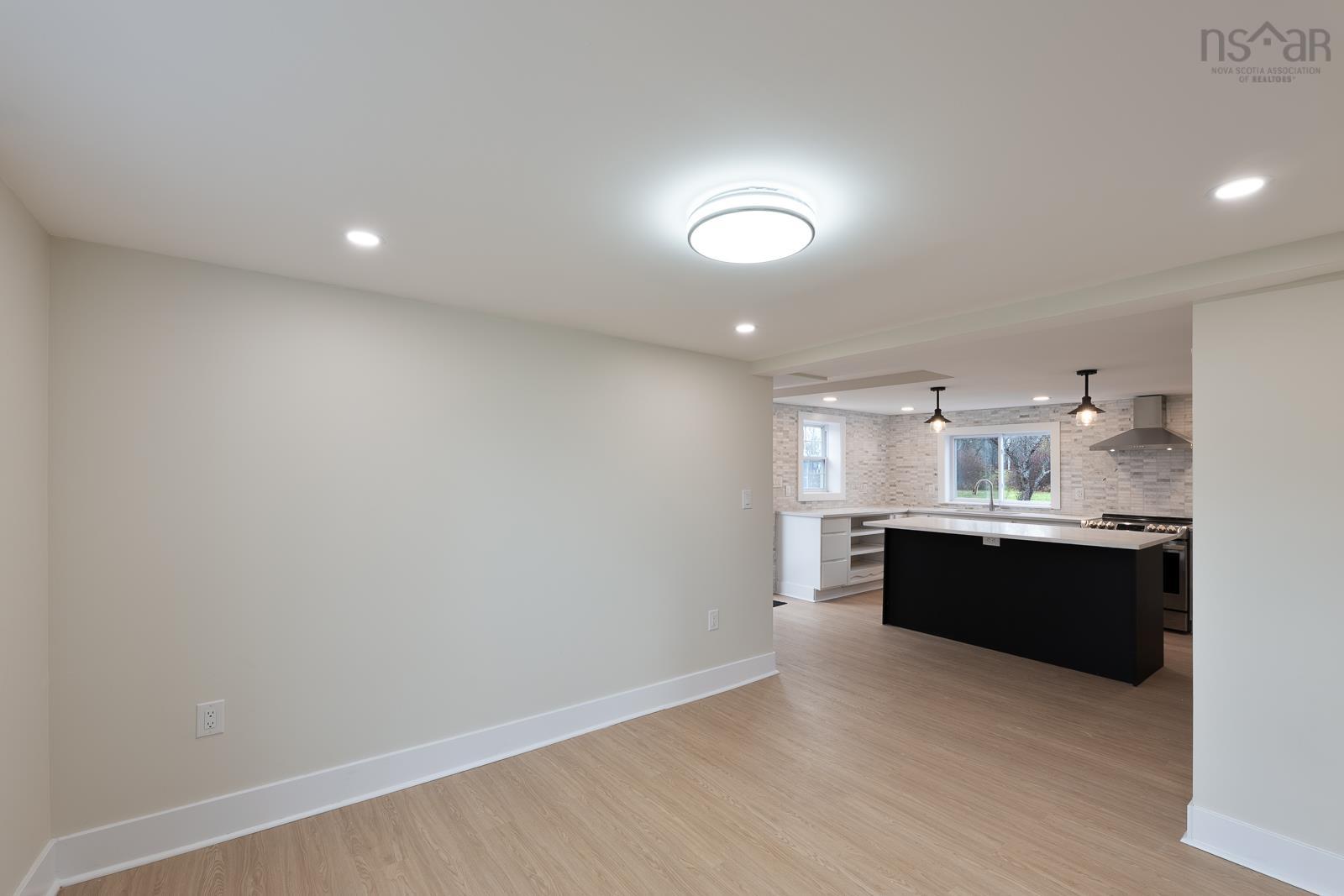 $641,999.00: 14096 Highway 1, Hants Border