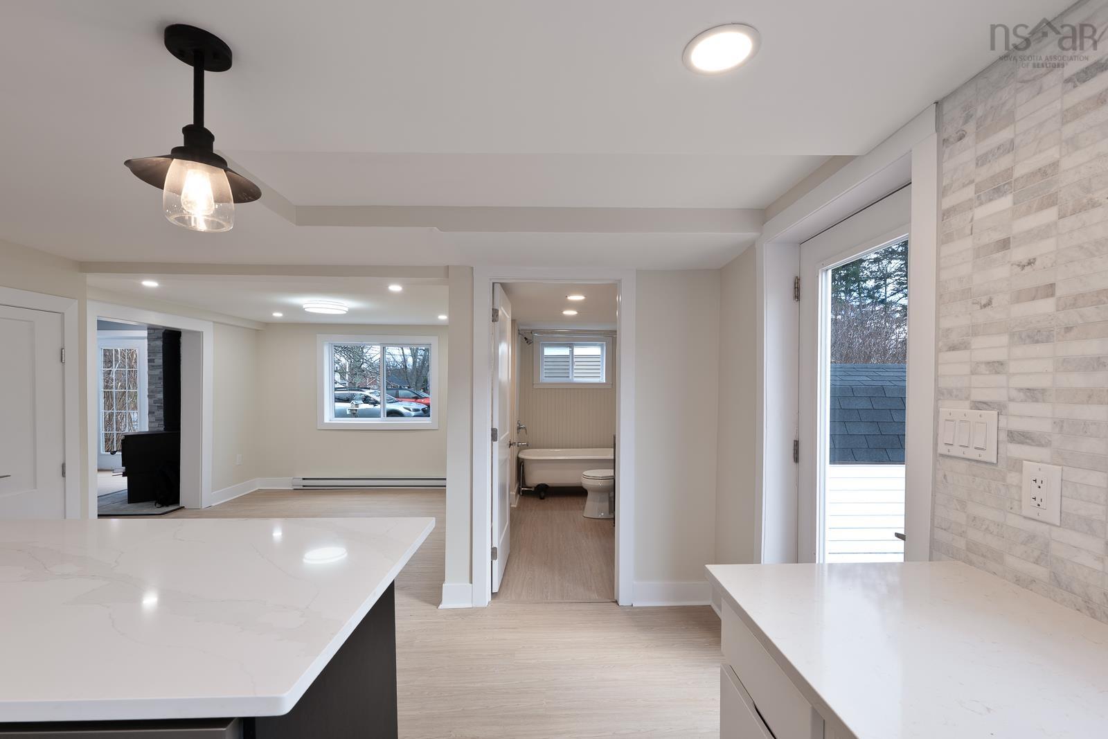 $641,999.00: 14096 Highway 1, Hants Border