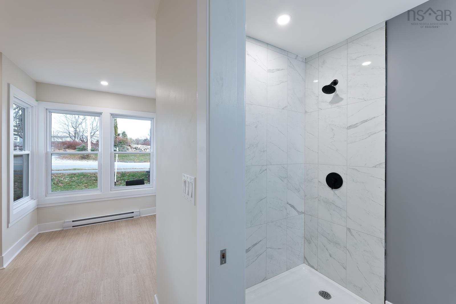 $641,999.00: 14096 Highway 1, Hants Border