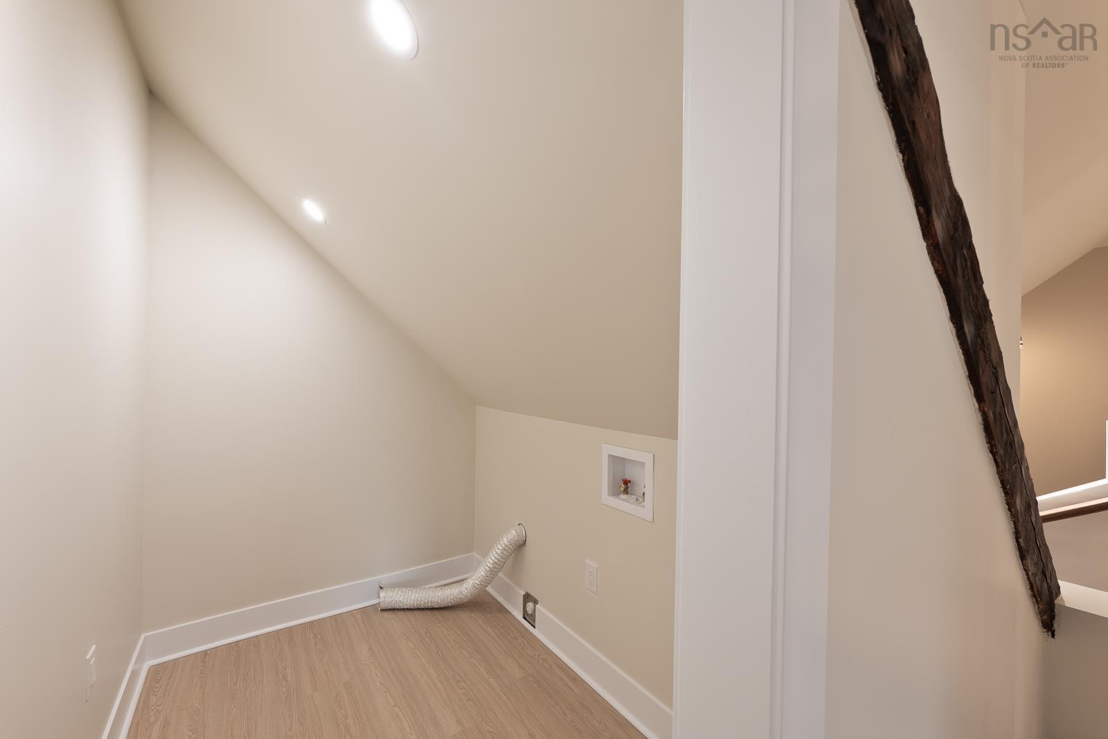 $641,999.00: 14096 Highway 1, Hants Border