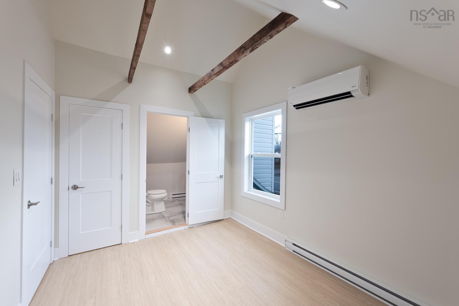 $641,999.00: 14096 Highway 1, Hants Border