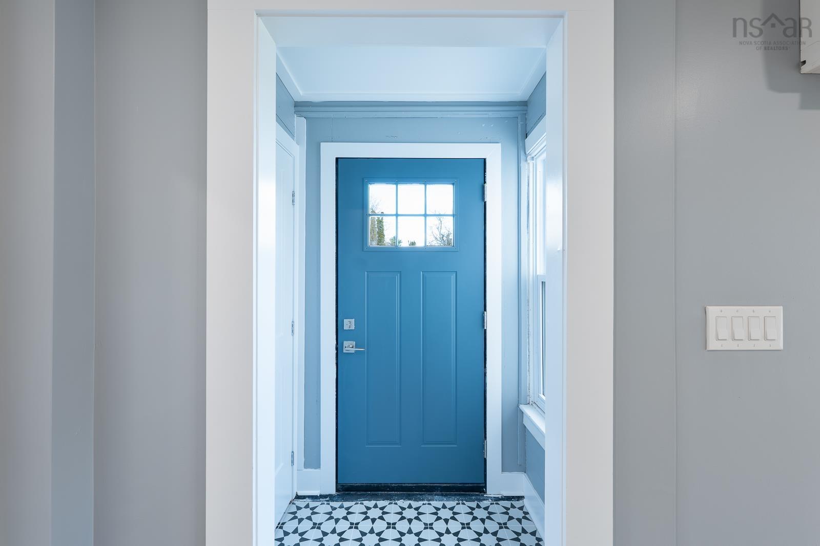 $641,999.00: 14096 Highway 1, Hants Border