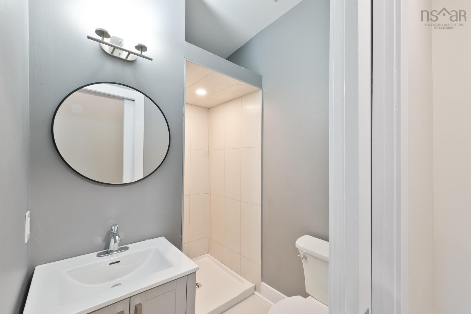 $641,999.00: 14096 Highway 1, Hants Border