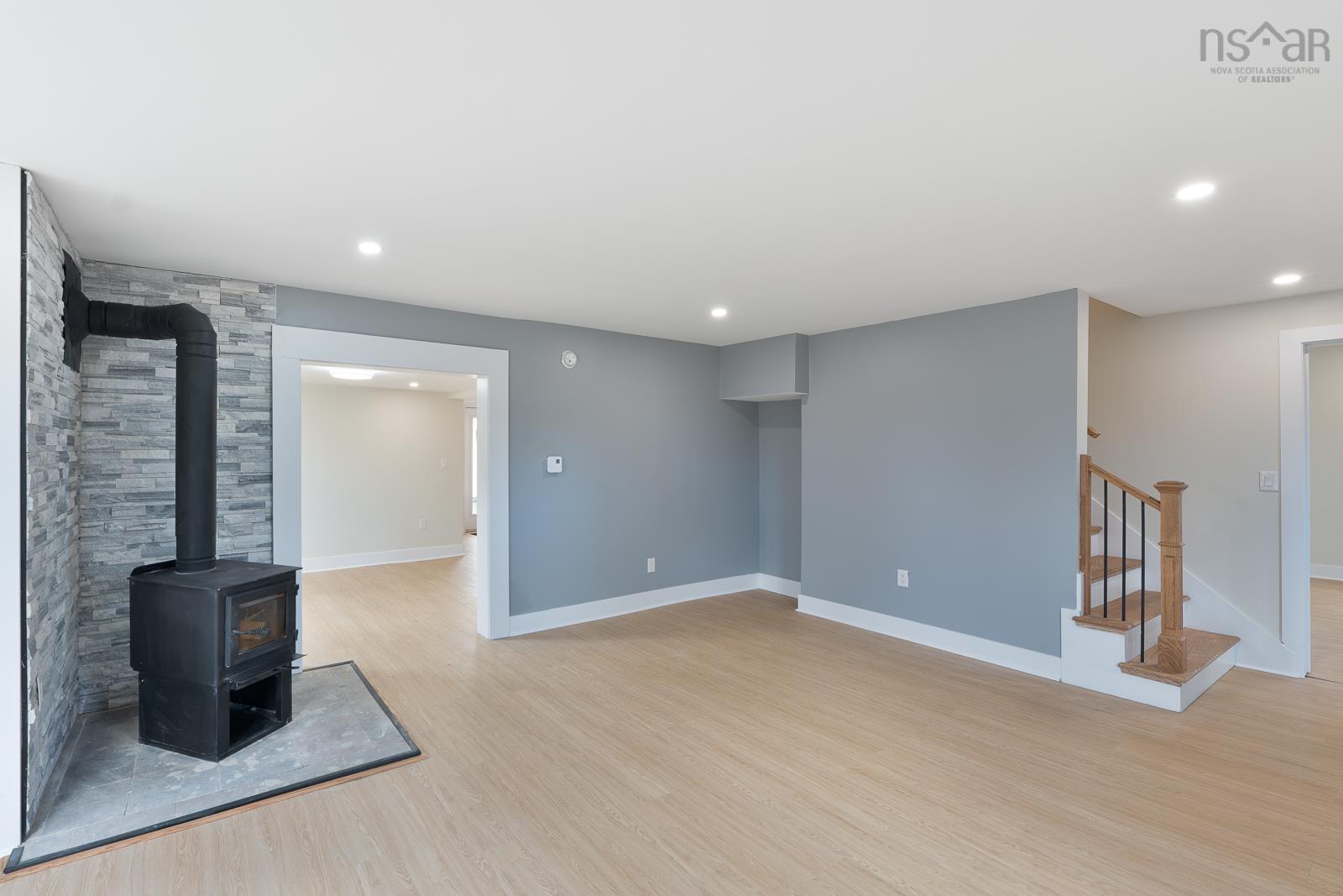 $641,999.00: 14096 Highway 1, Hants Border