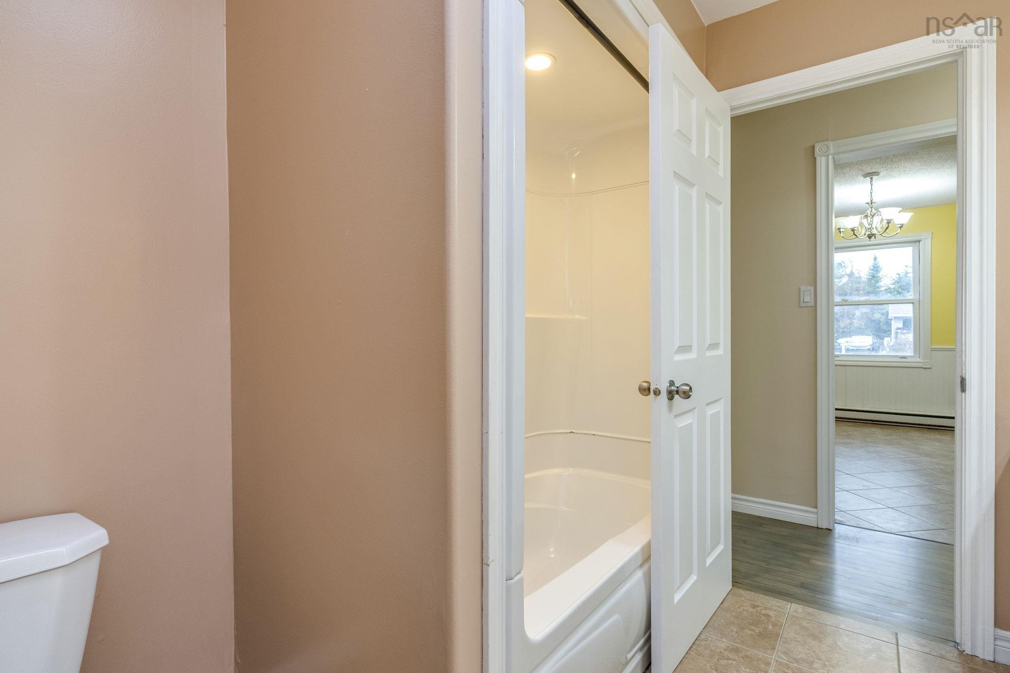 $399,000.00: 990 Mary Avenue, Centreville