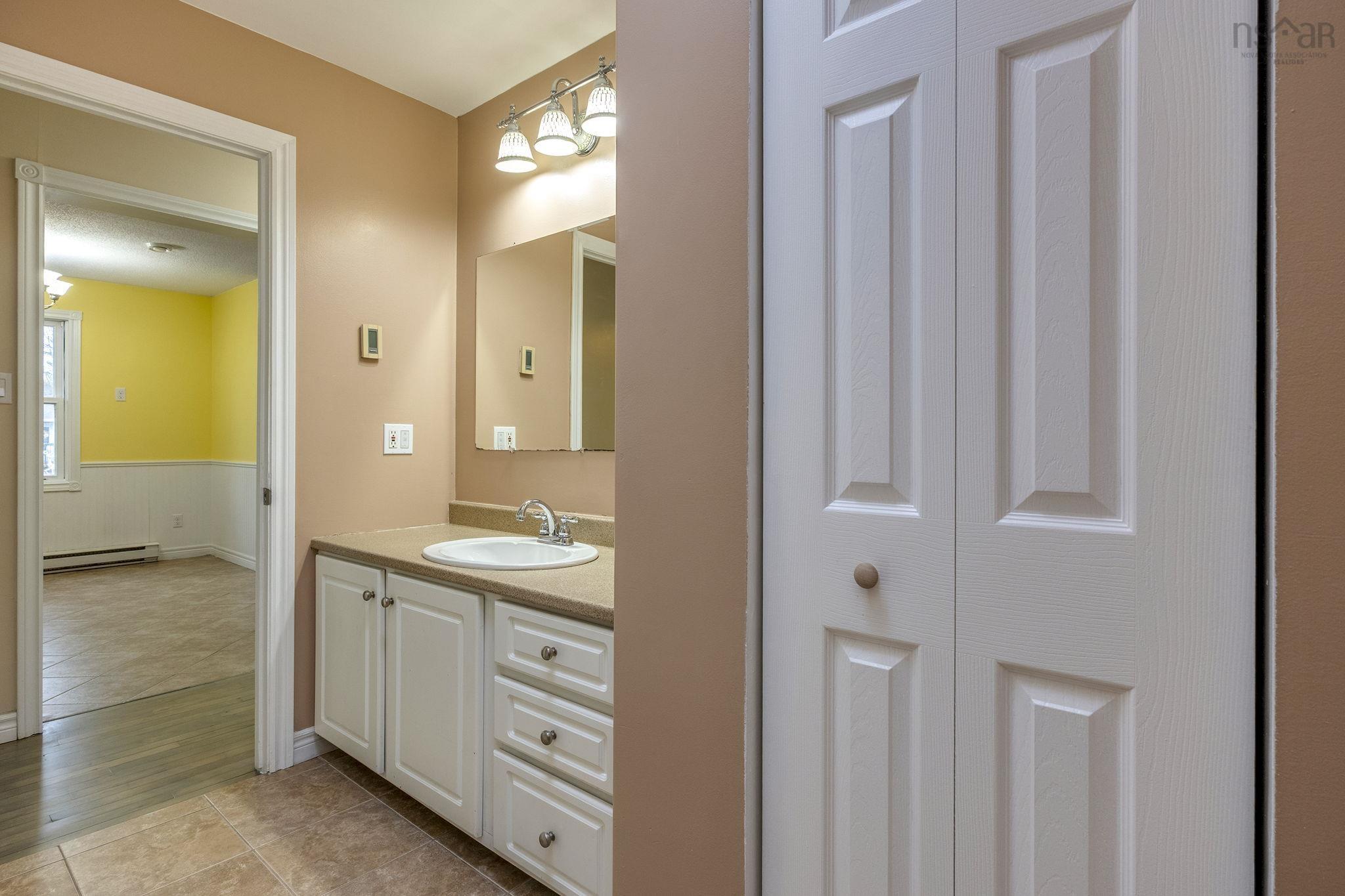 $399,000.00: 990 Mary Avenue, Centreville