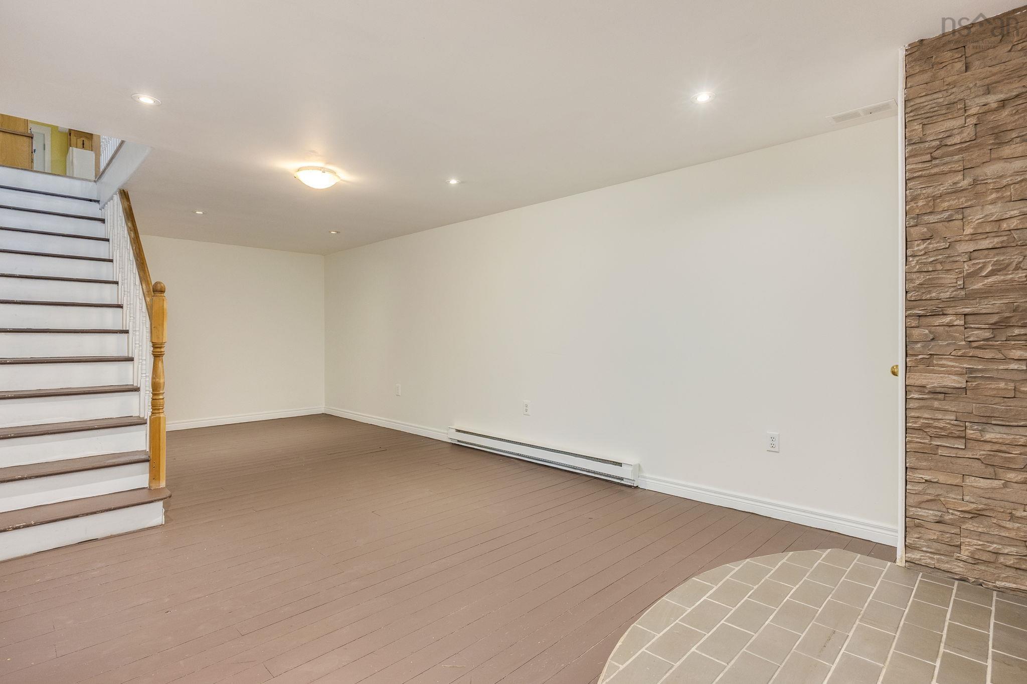 $399,000.00: 990 Mary Avenue, Centreville