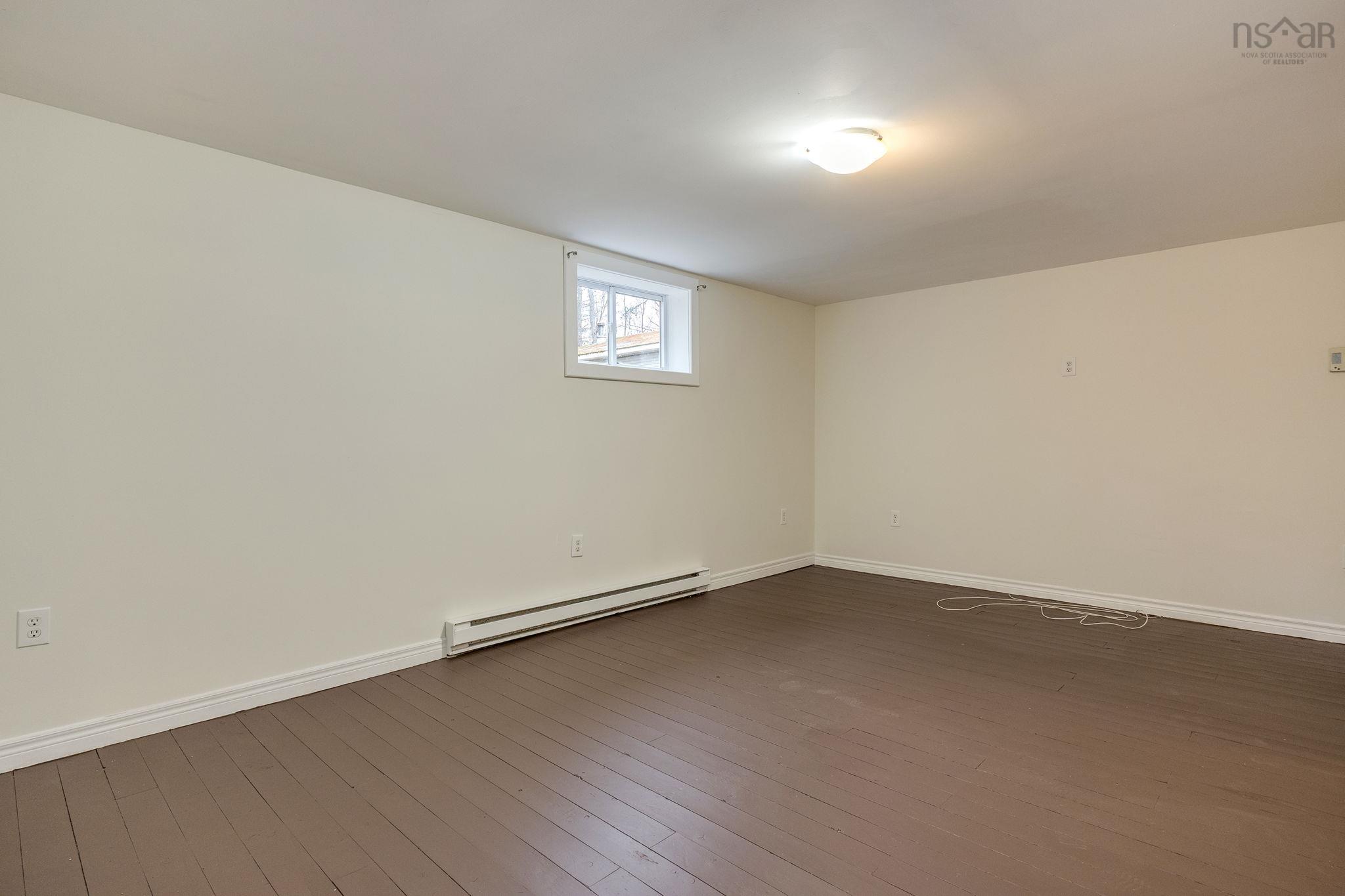 $399,000.00: 990 Mary Avenue, Centreville