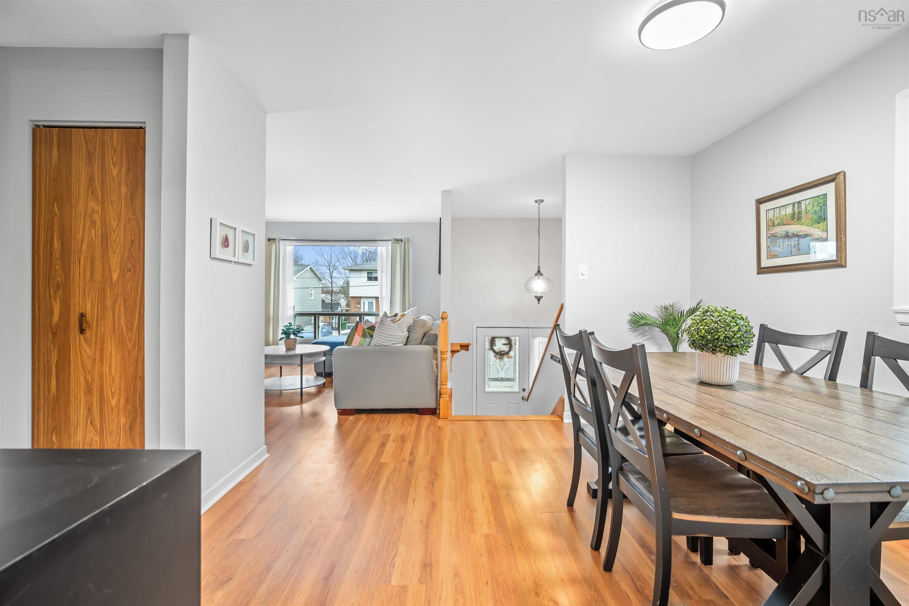 $399,000.00: 7 Londra Court, Dartmouth