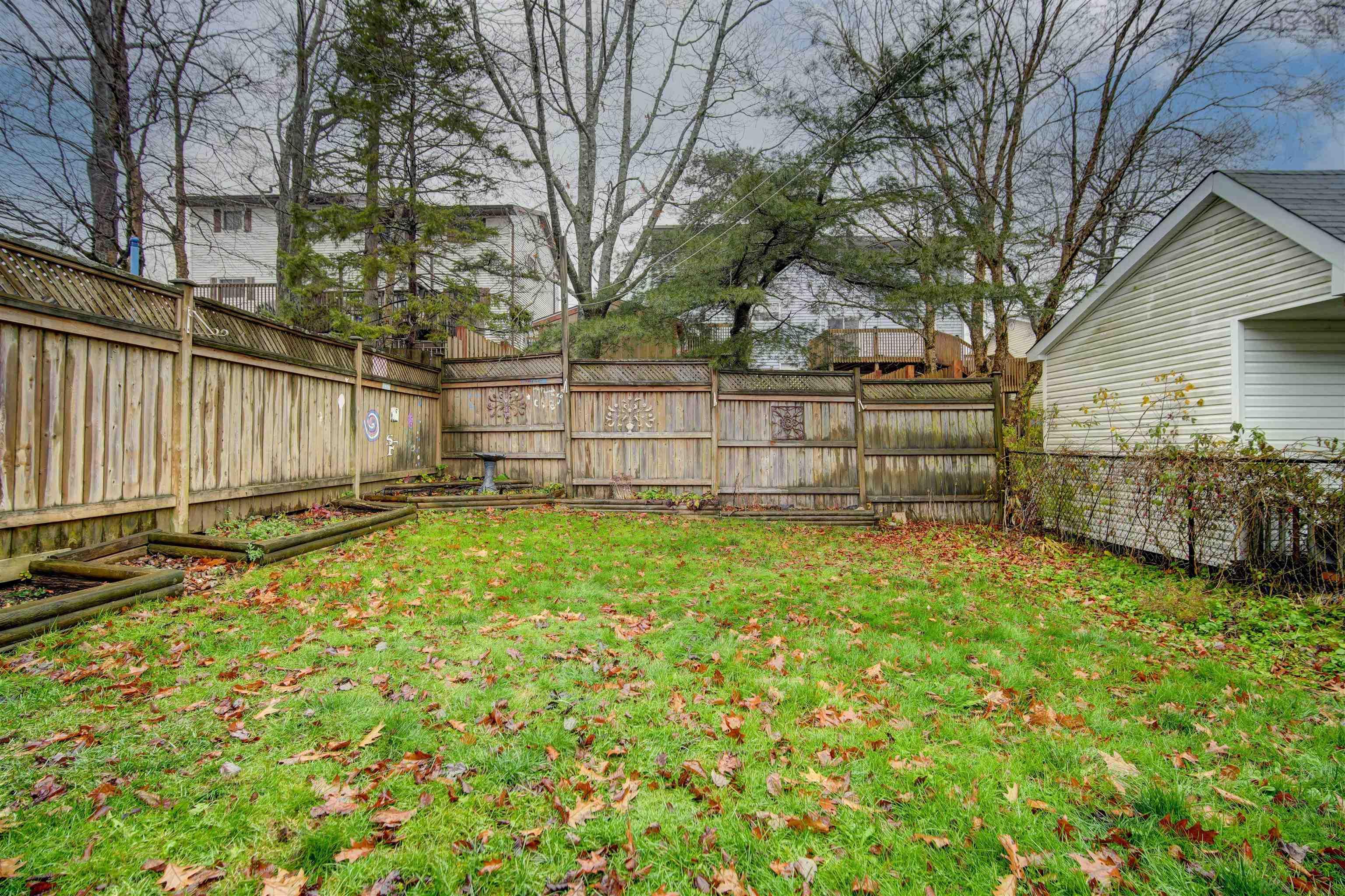 $399,000.00: 7 Londra Court, Dartmouth