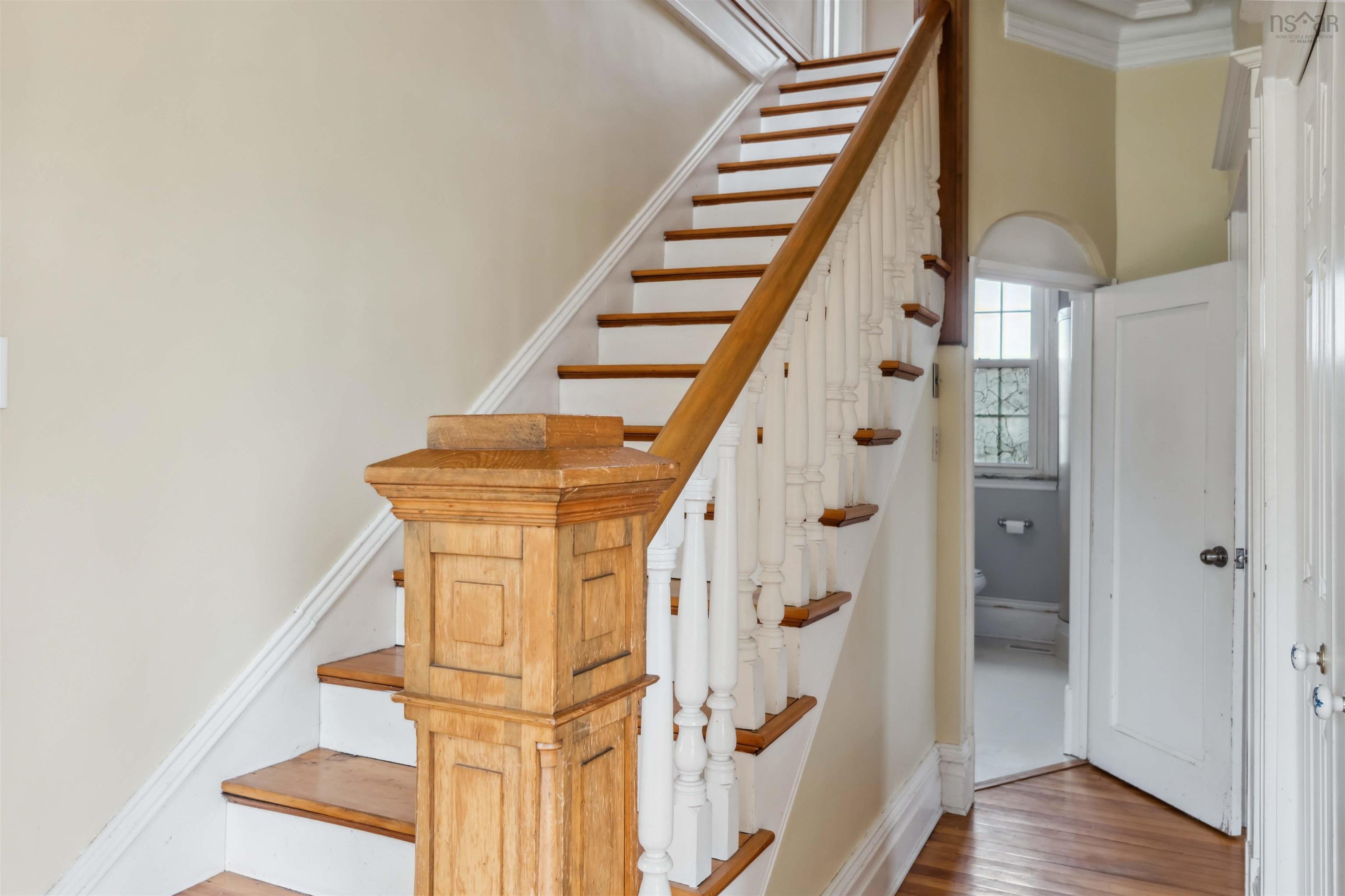 $599,900.00: 14019 Highway 1, Hants Border