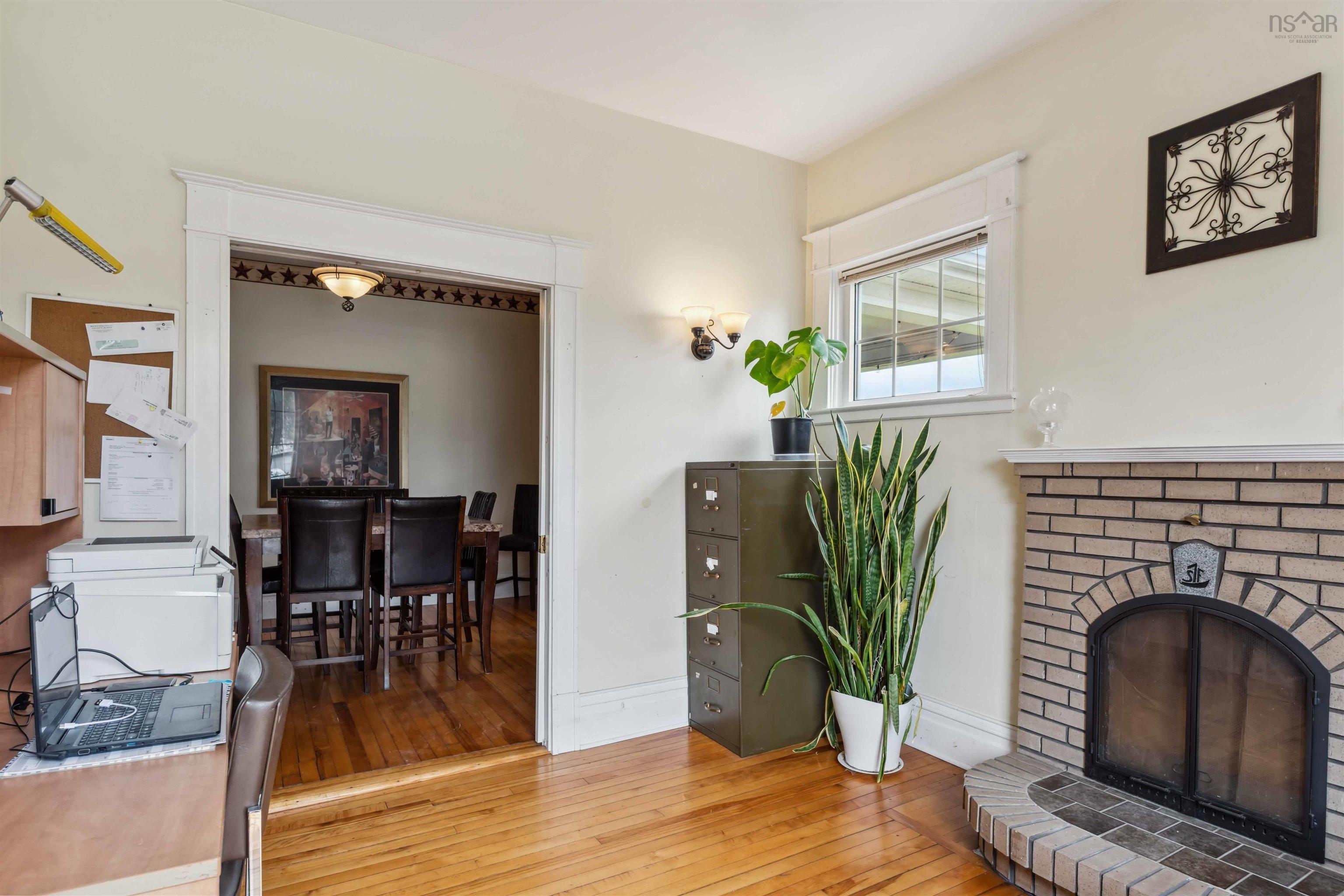 $599,900.00: 14019 Highway 1, Hants Border