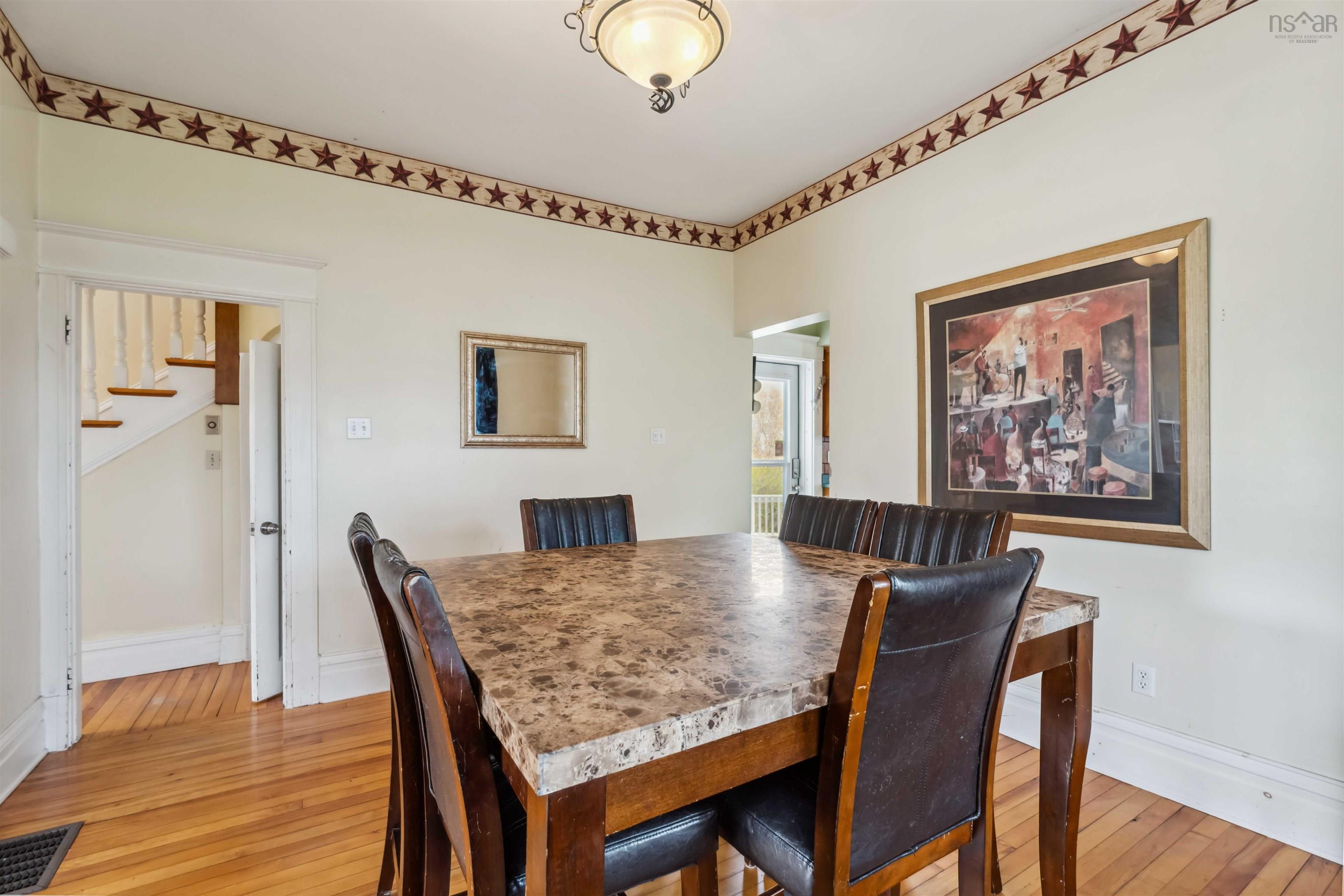 $599,900.00: 14019 Highway 1, Hants Border