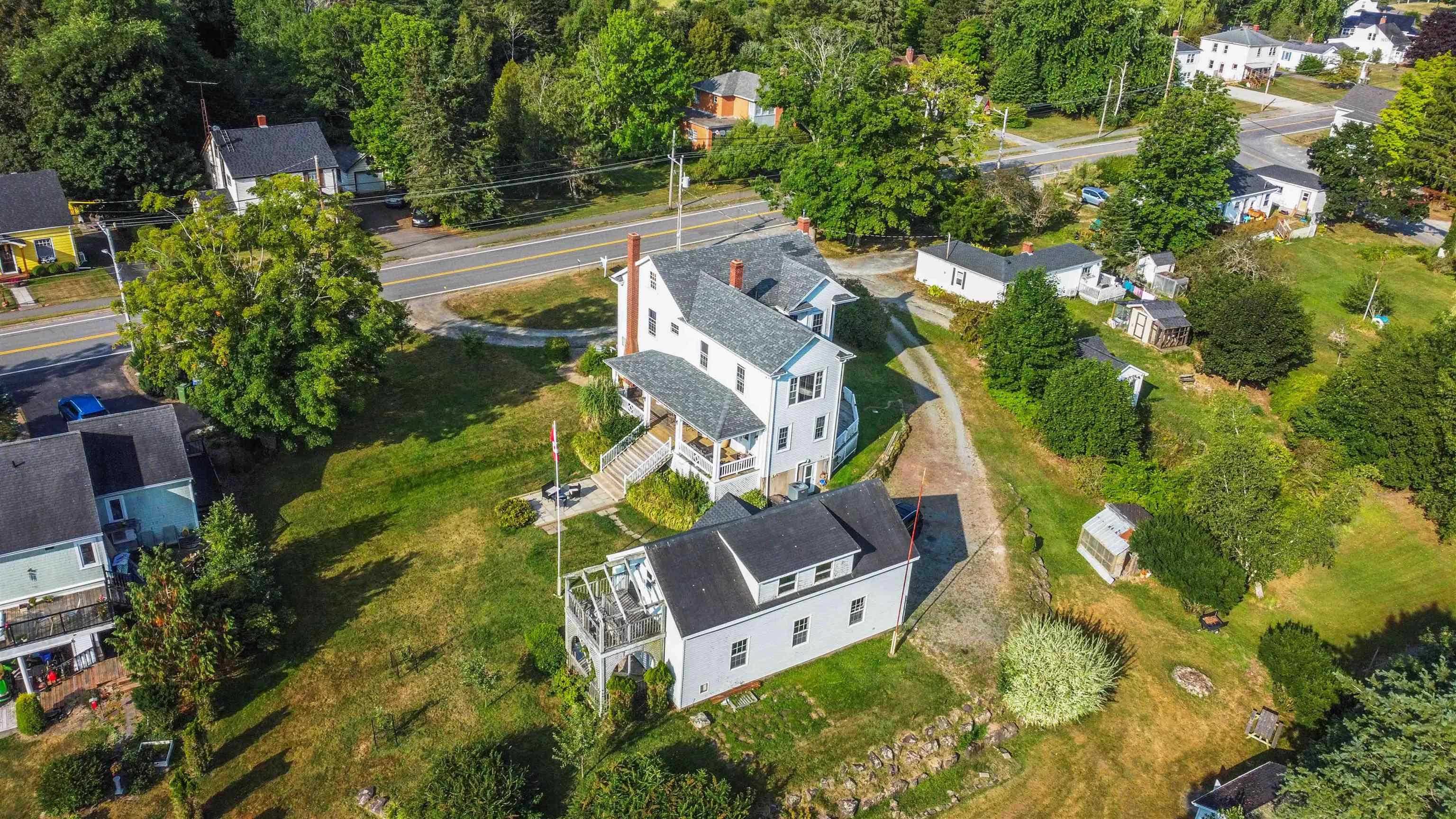 $599,900.00: 14019 Highway 1, Hants Border