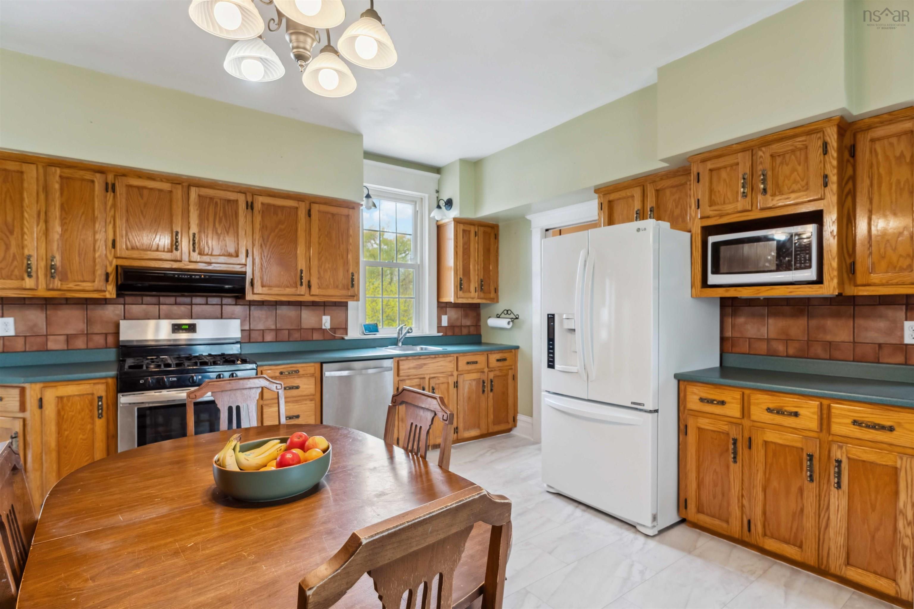 $599,900.00: 14019 Highway 1, Hants Border