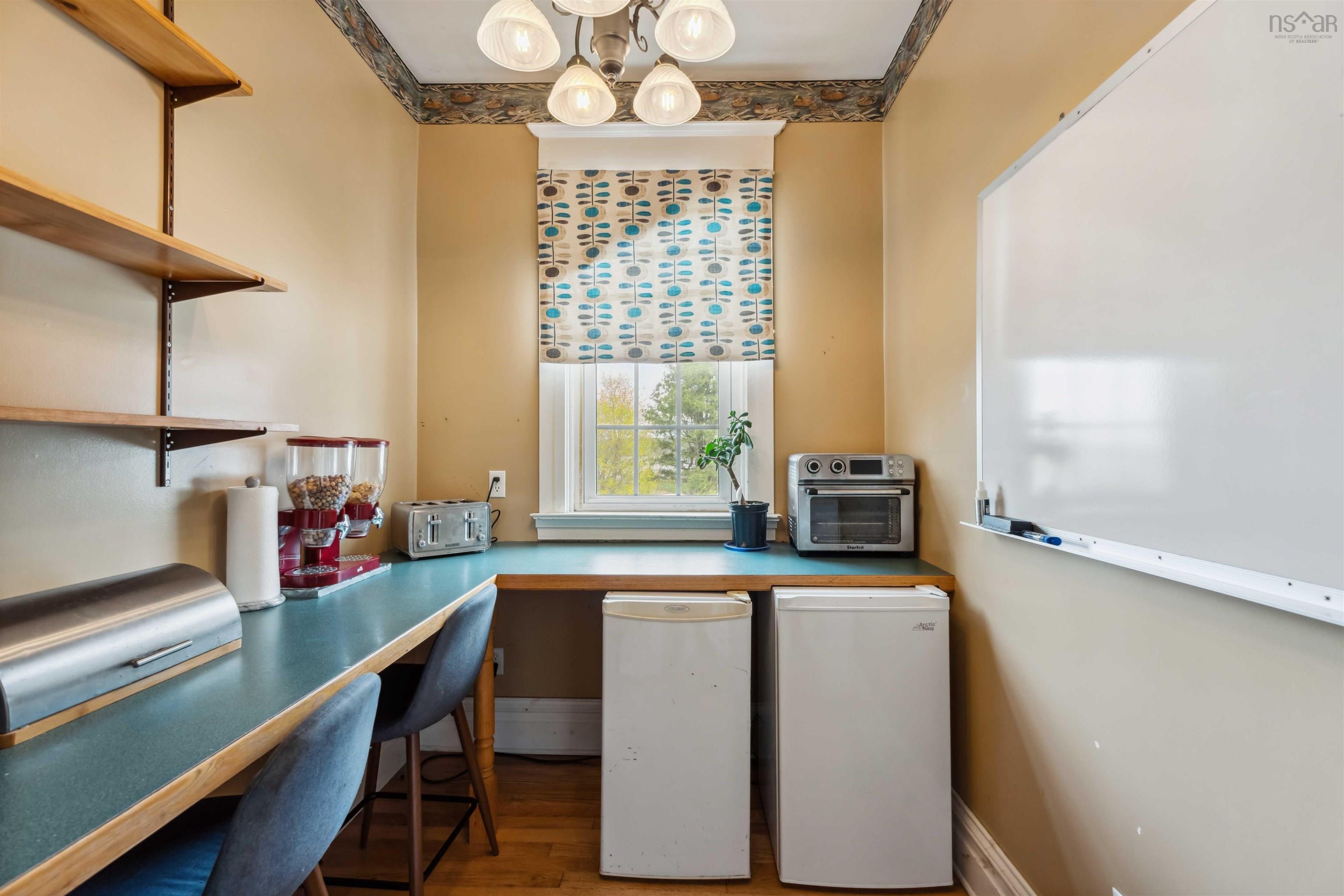 $599,900.00: 14019 Highway 1, Hants Border