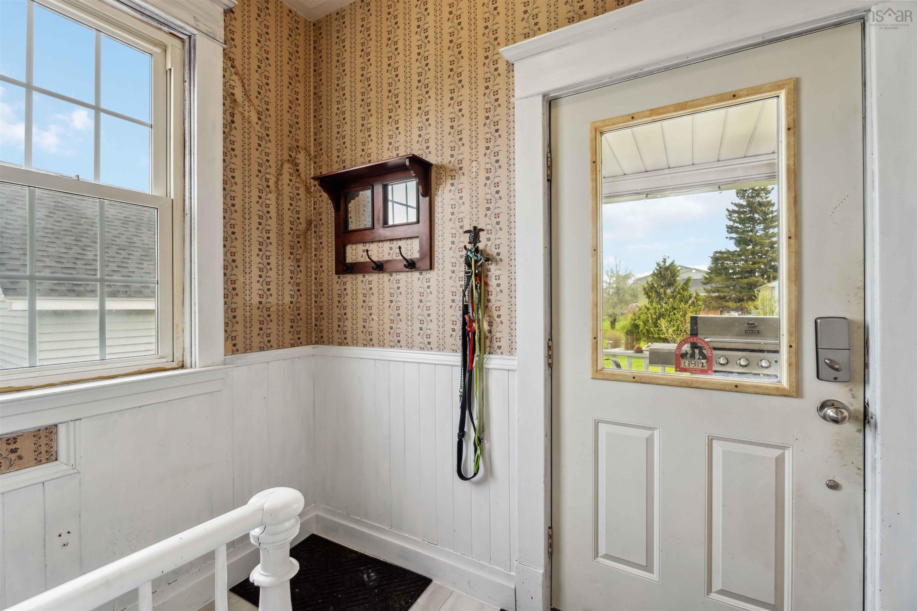 $599,900.00: 14019 Highway 1, Hants Border