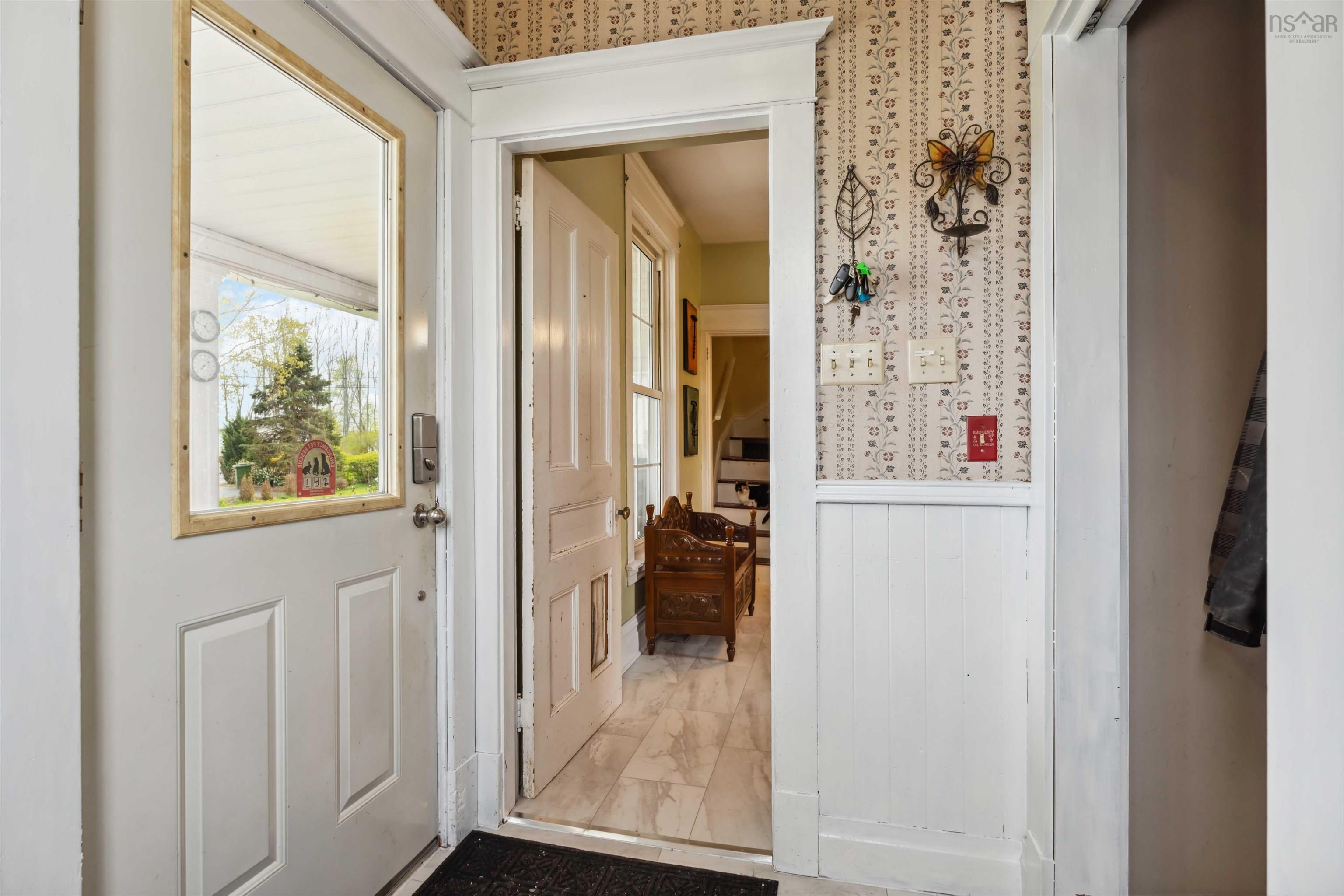 $599,900.00: 14019 Highway 1, Hants Border