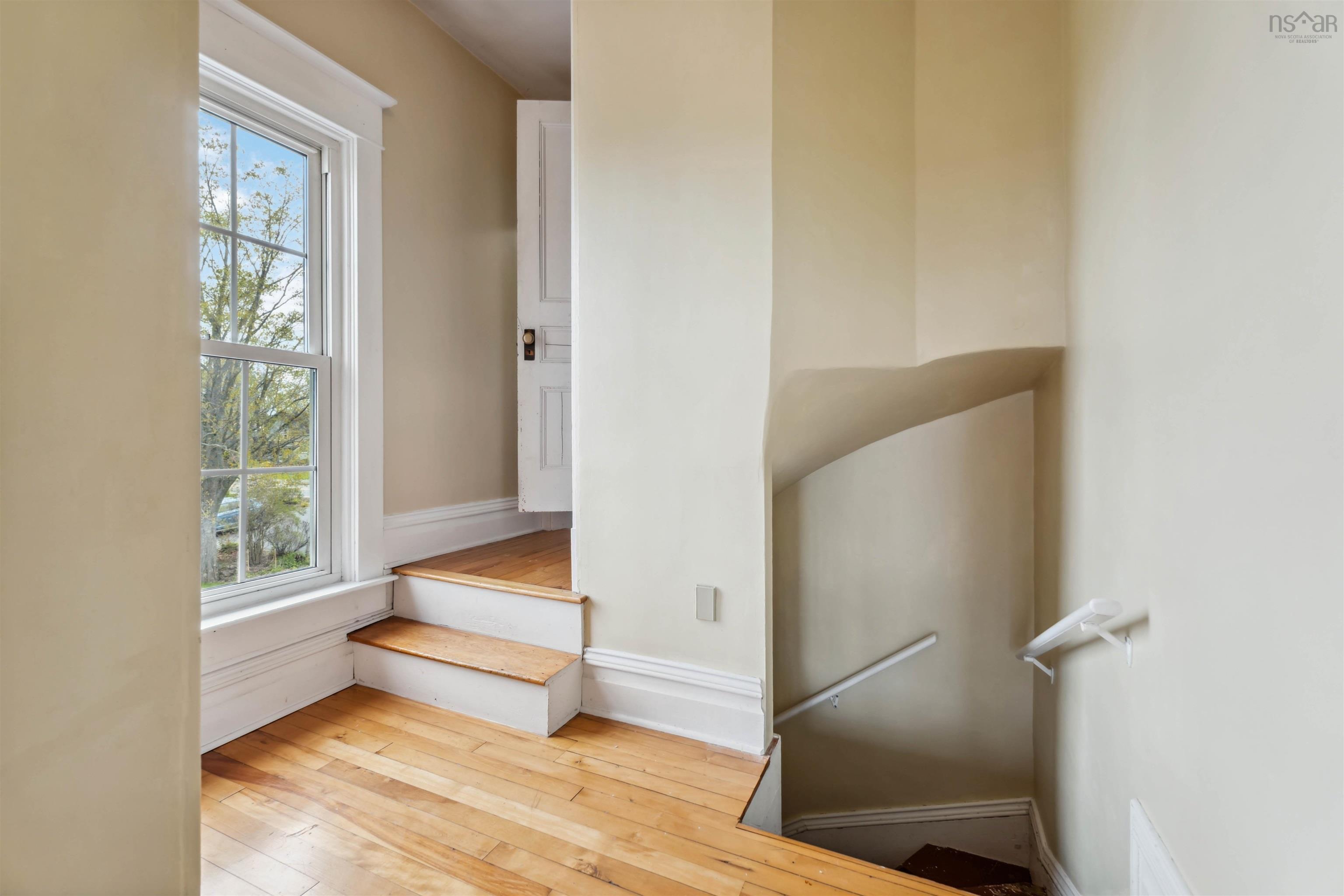 $599,900.00: 14019 Highway 1, Hants Border