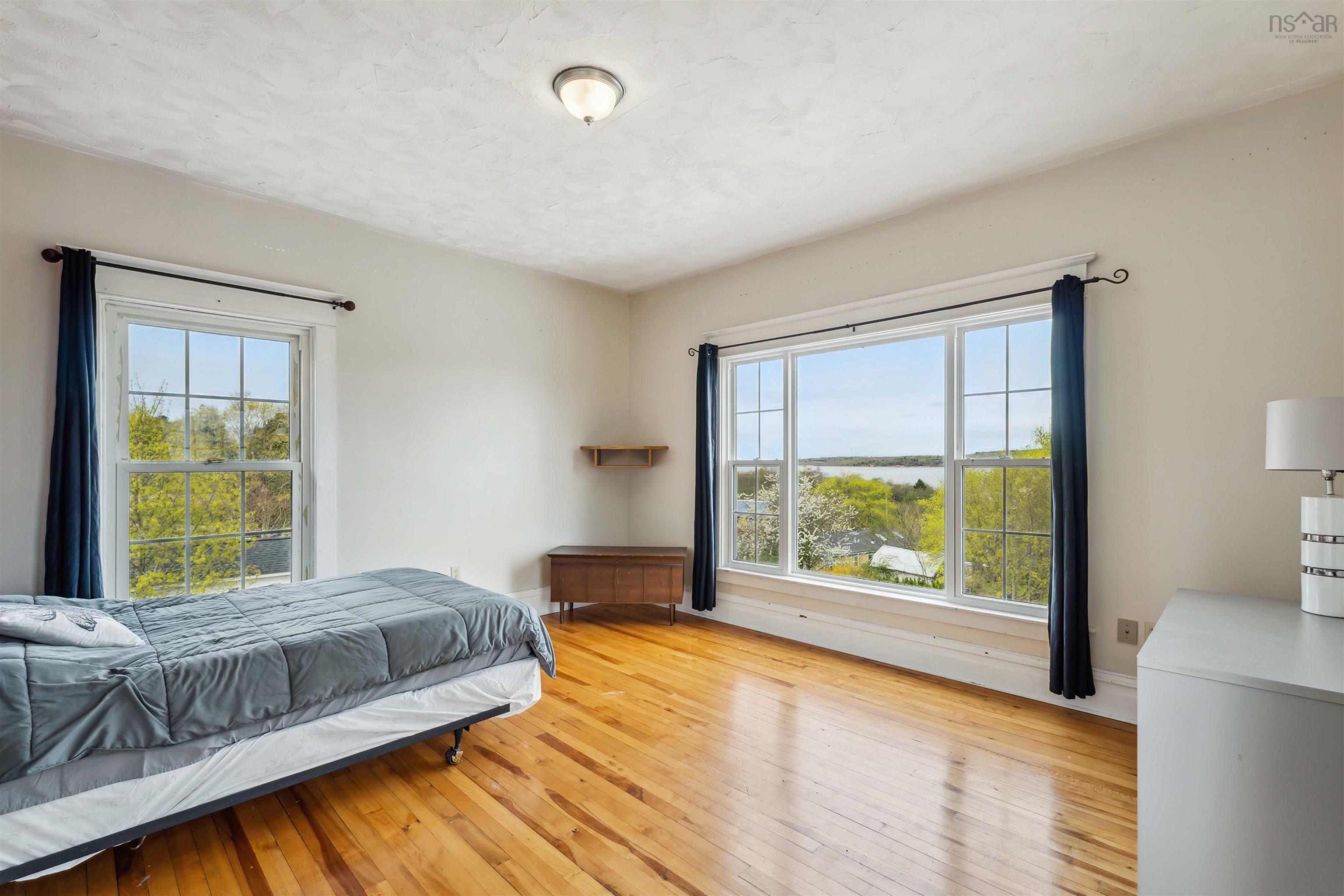 $599,900.00: 14019 Highway 1, Hants Border