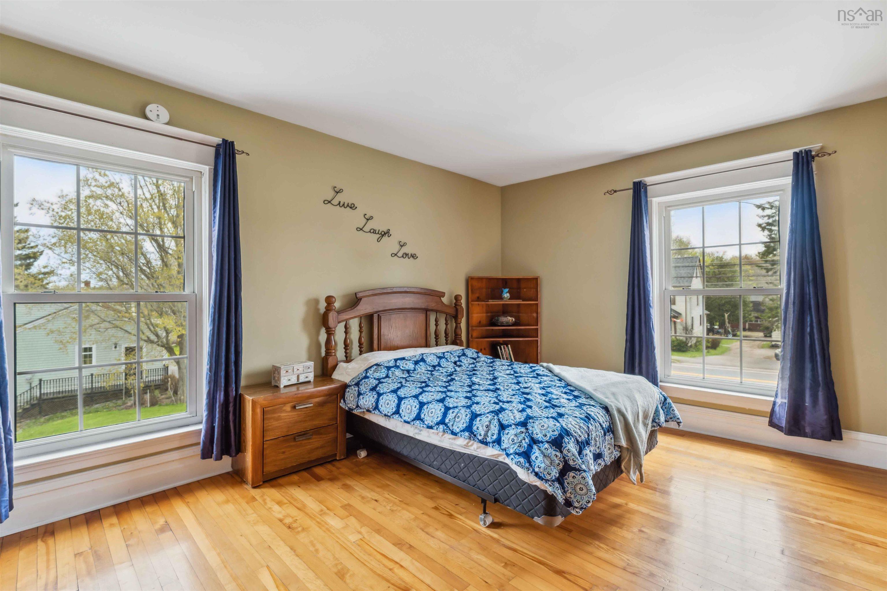 $599,900.00: 14019 Highway 1, Hants Border