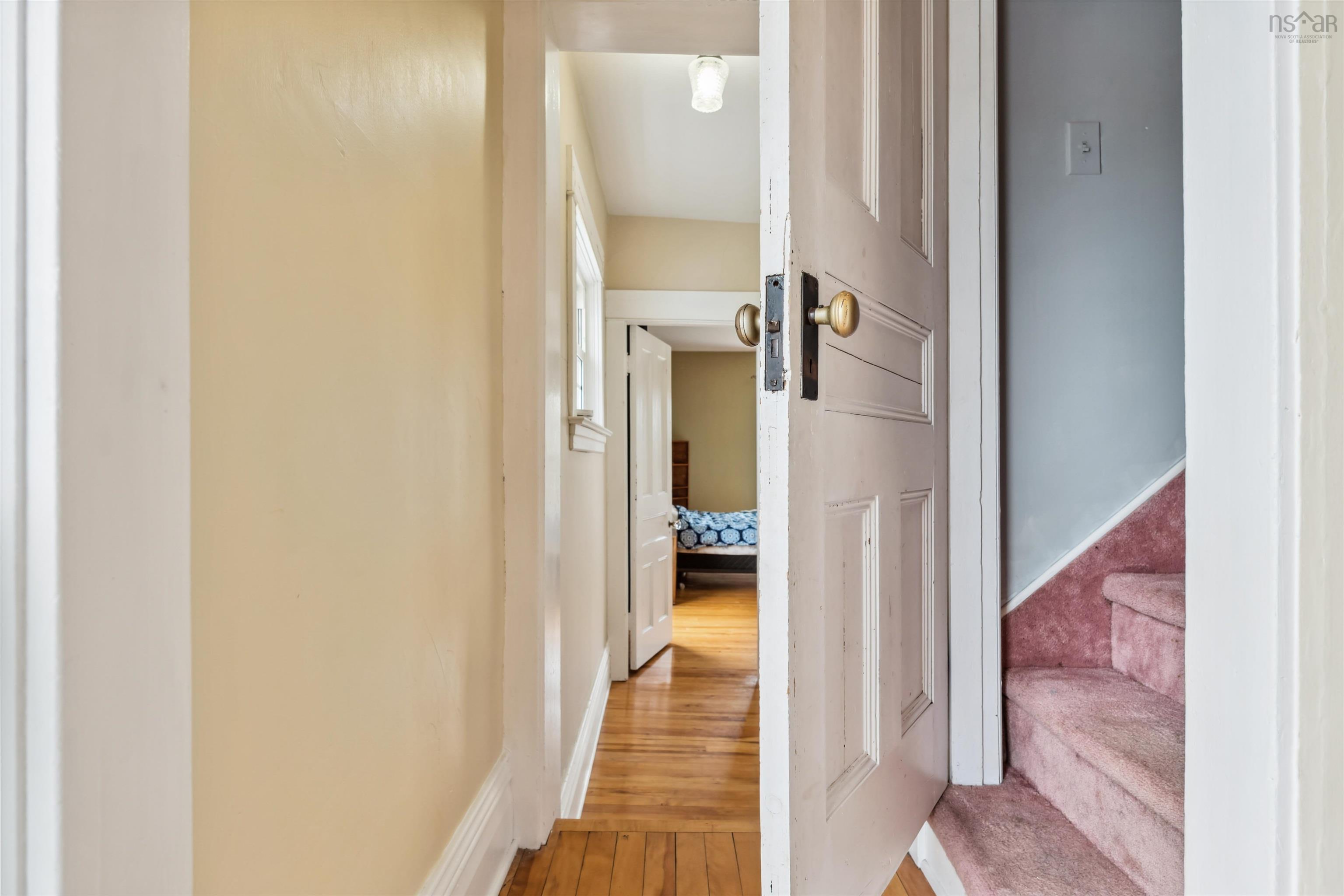 $599,900.00: 14019 Highway 1, Hants Border