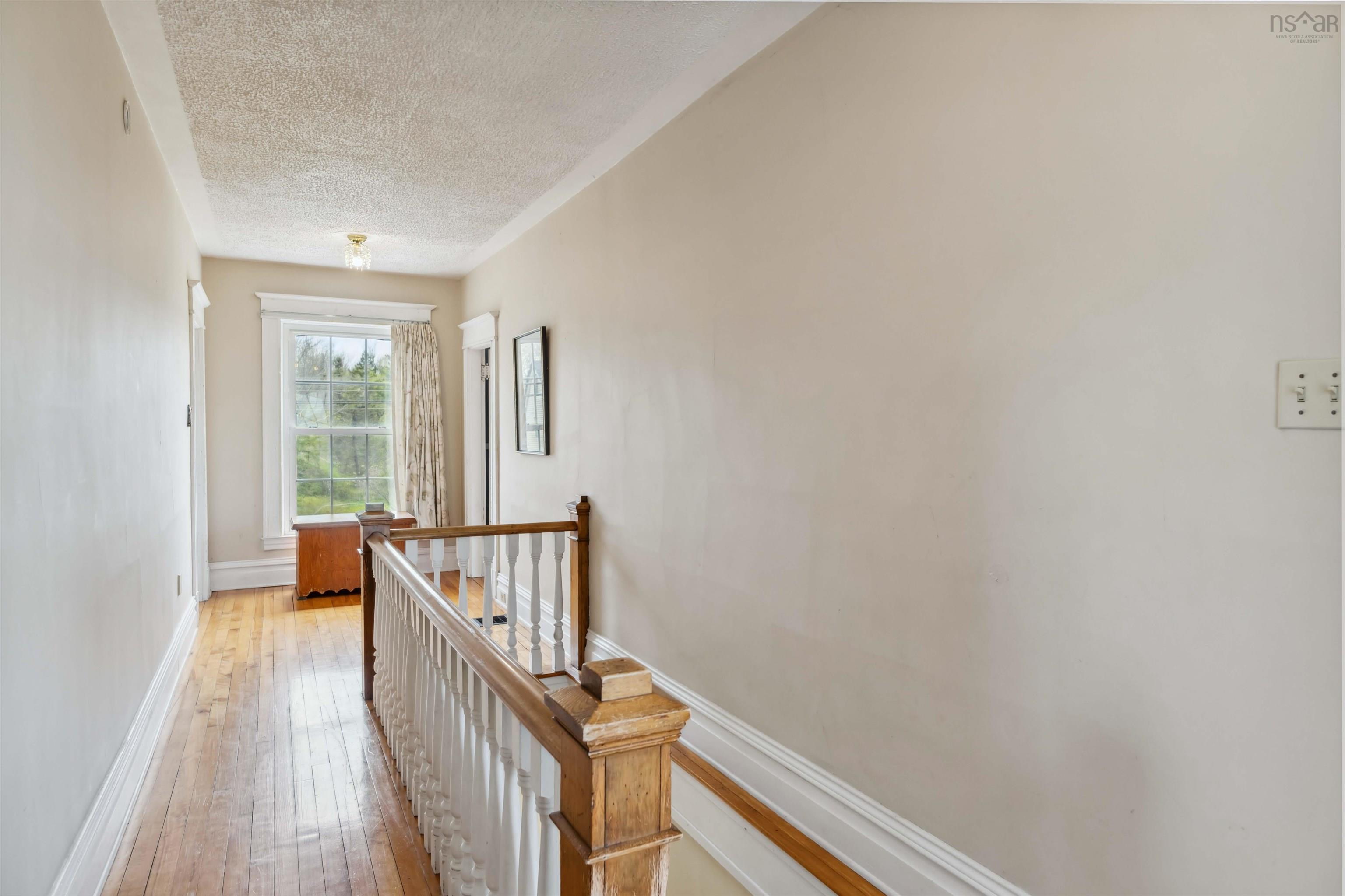 $599,900.00: 14019 Highway 1, Hants Border