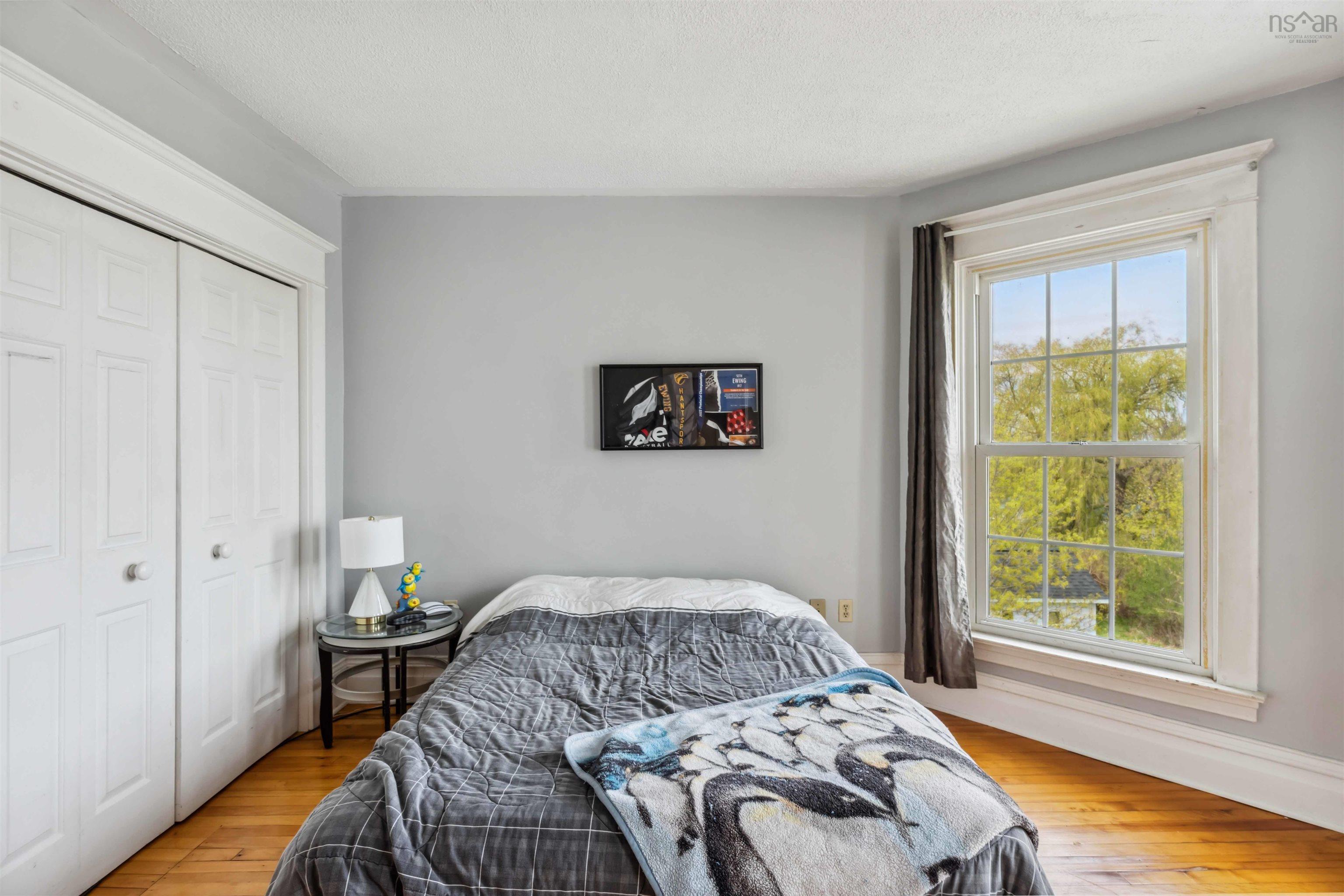 $599,900.00: 14019 Highway 1, Hants Border