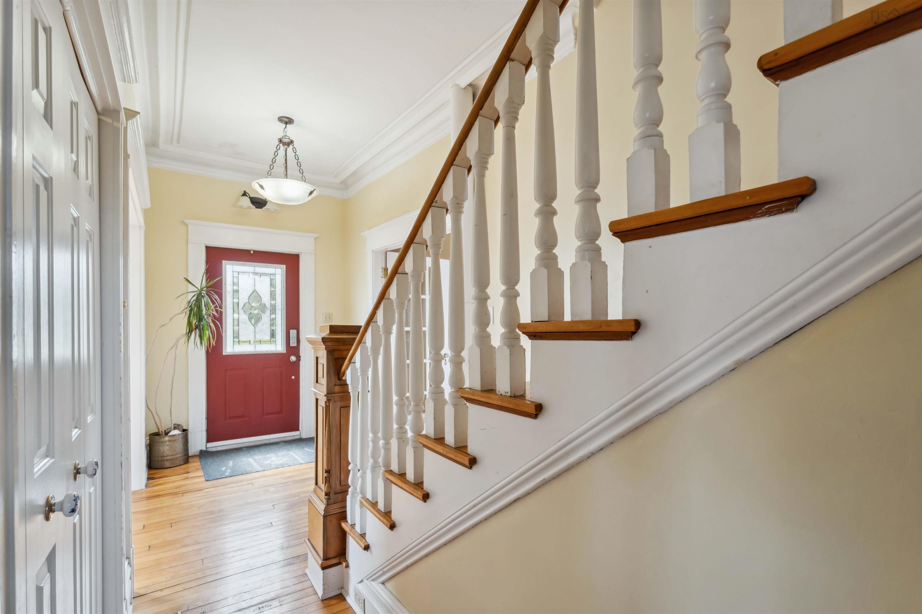 $599,900.00: 14019 Highway 1, Hants Border