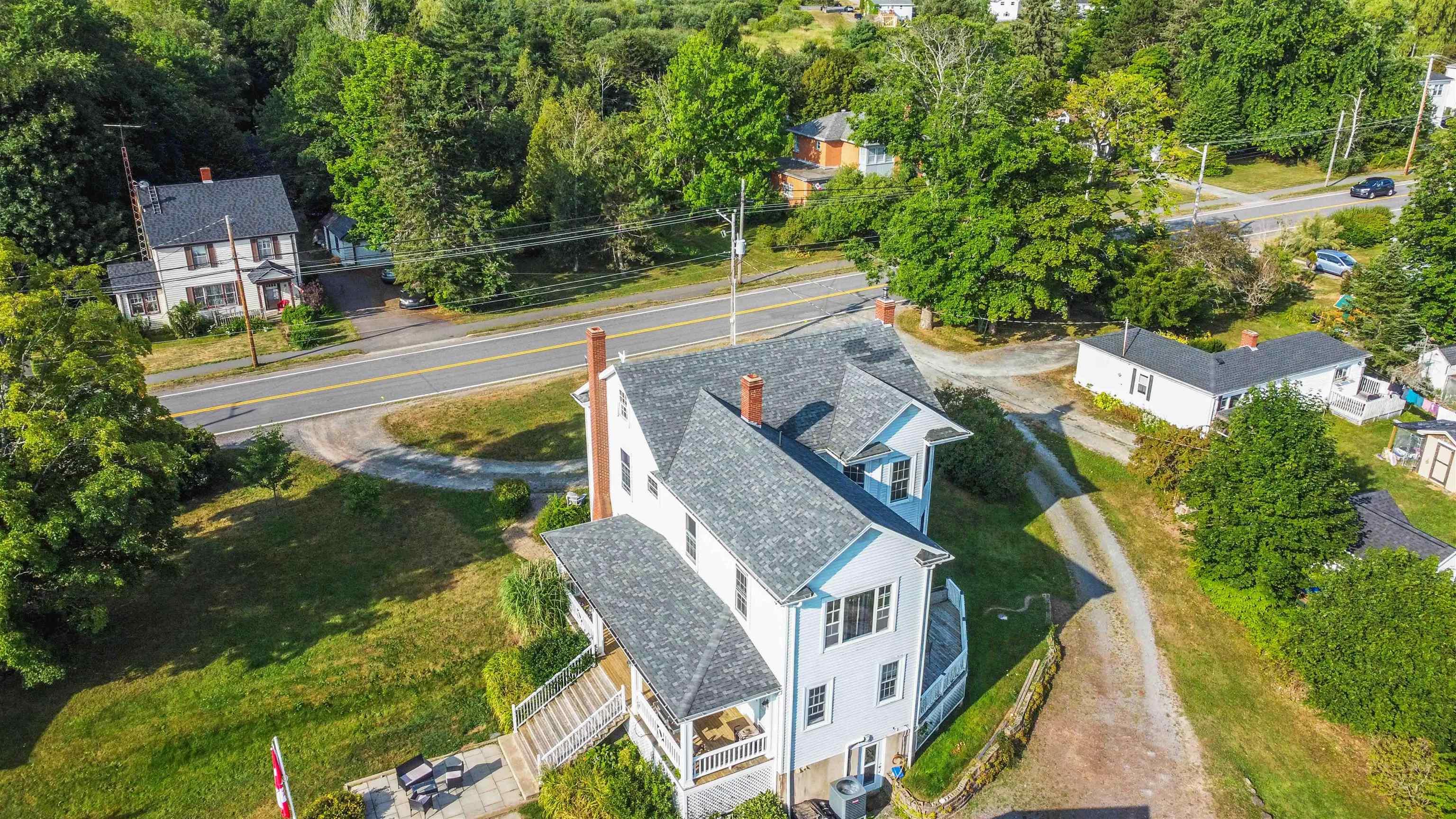 $599,900.00: 14019 Highway 1, Hants Border