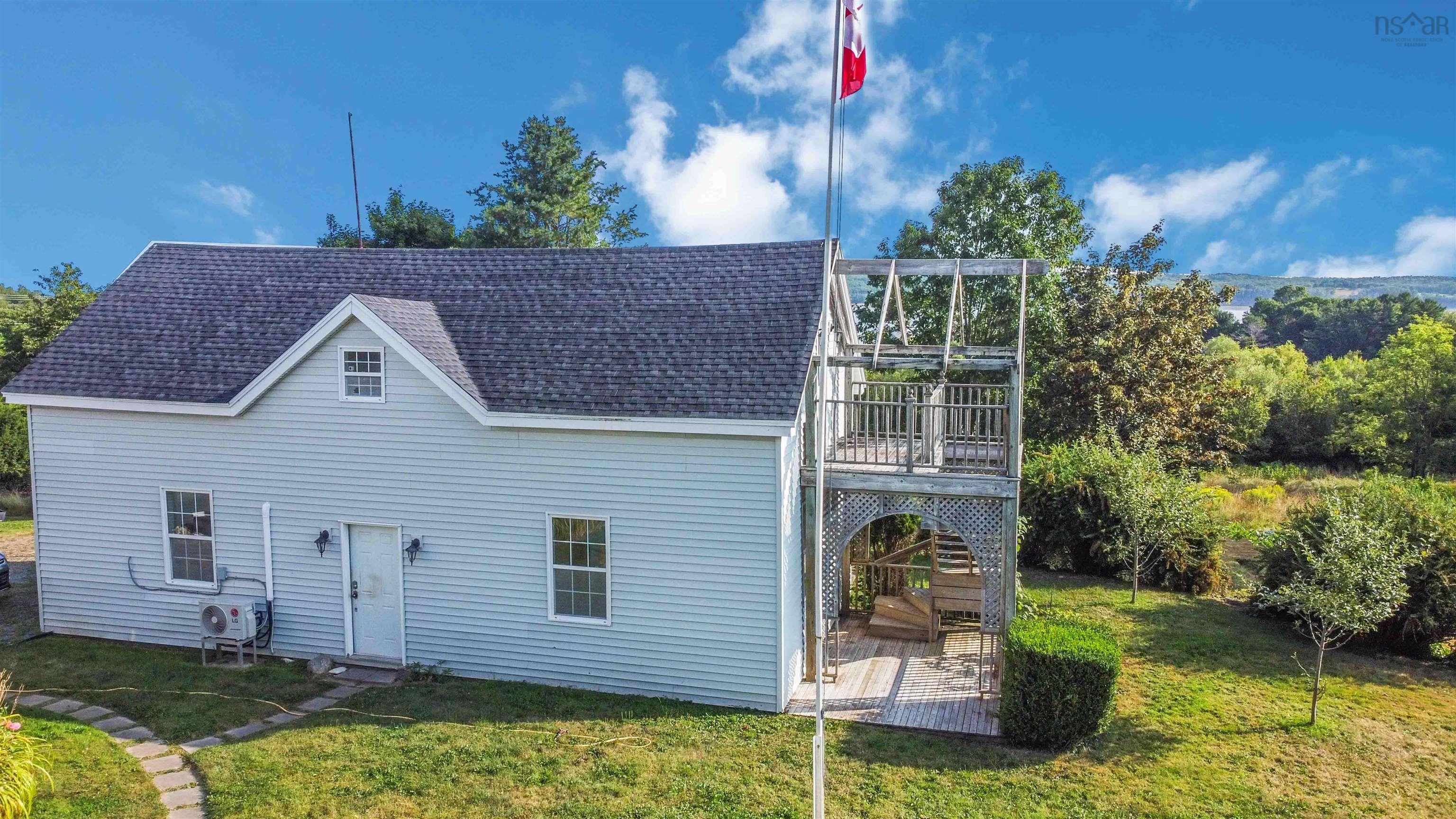 $599,900.00: 14019 Highway 1, Hants Border