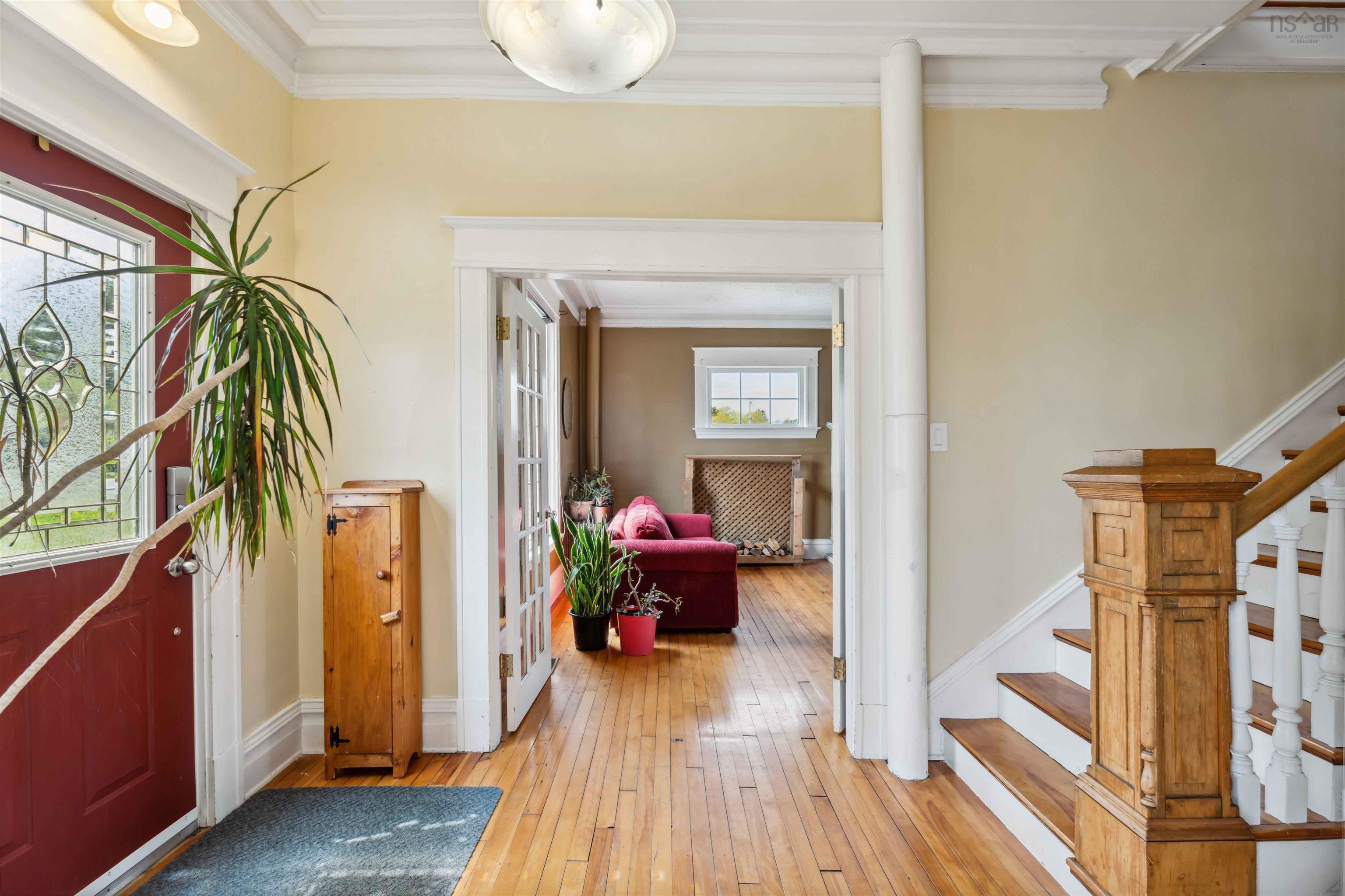 $599,900.00: 14019 Highway 1, Hants Border