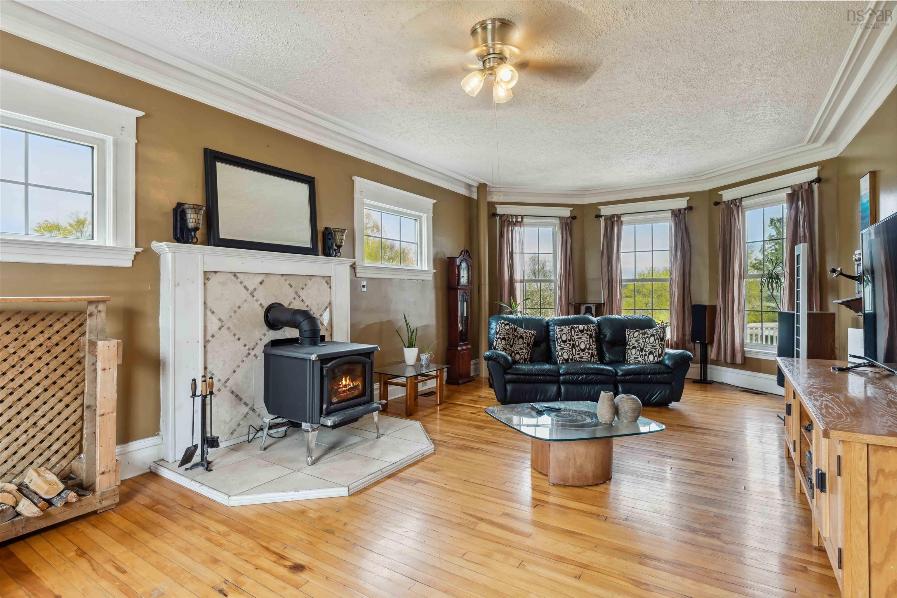 $599,900.00: 14019 Highway 1, Hants Border