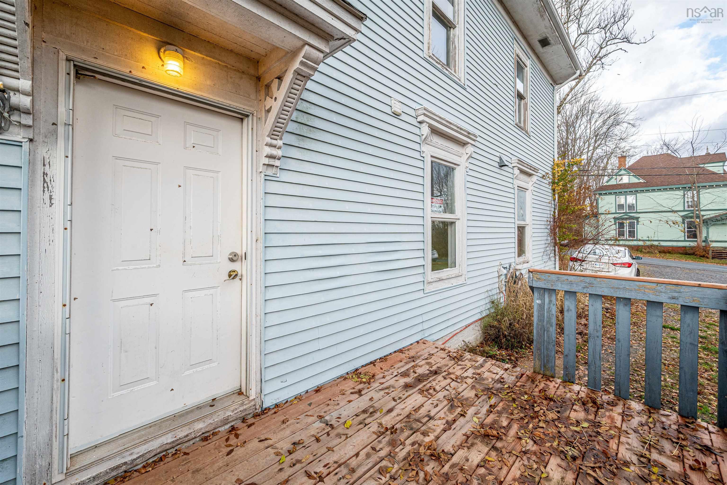 $294,500.00: 544 Wilson Street, Windsor