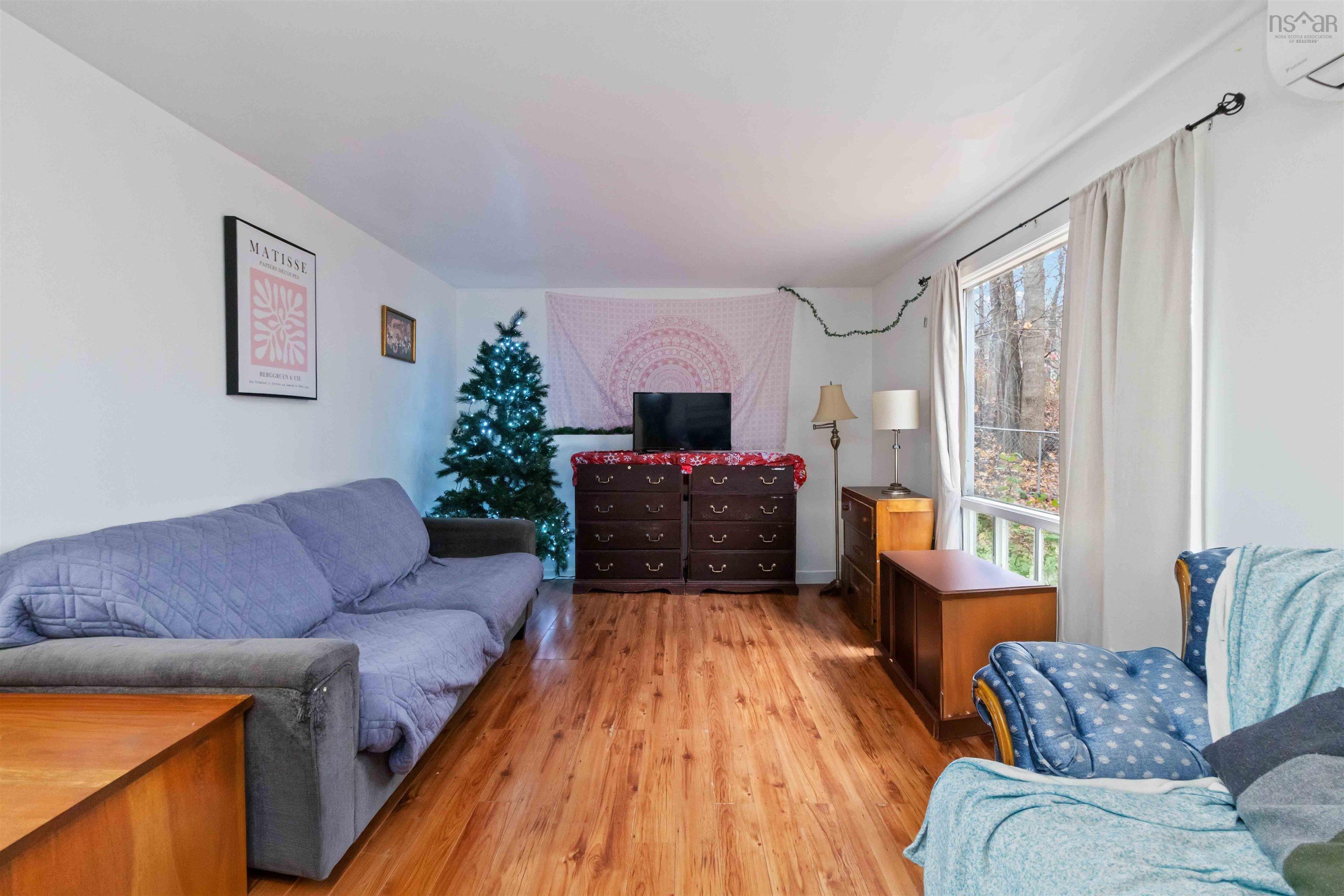 $399,900.00: 14 DUBLIN Avenue, Bridgewater