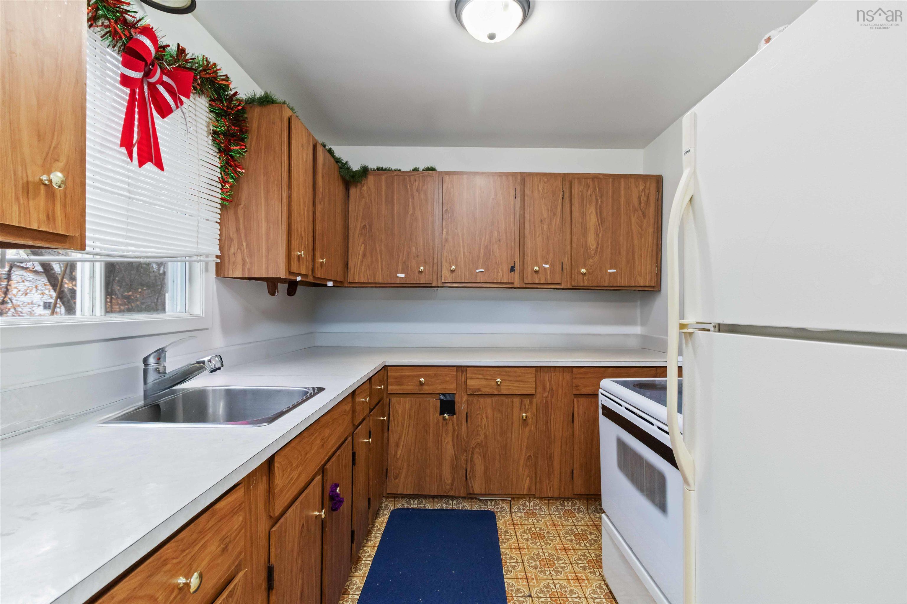 $399,900.00: 14 DUBLIN Avenue, Bridgewater