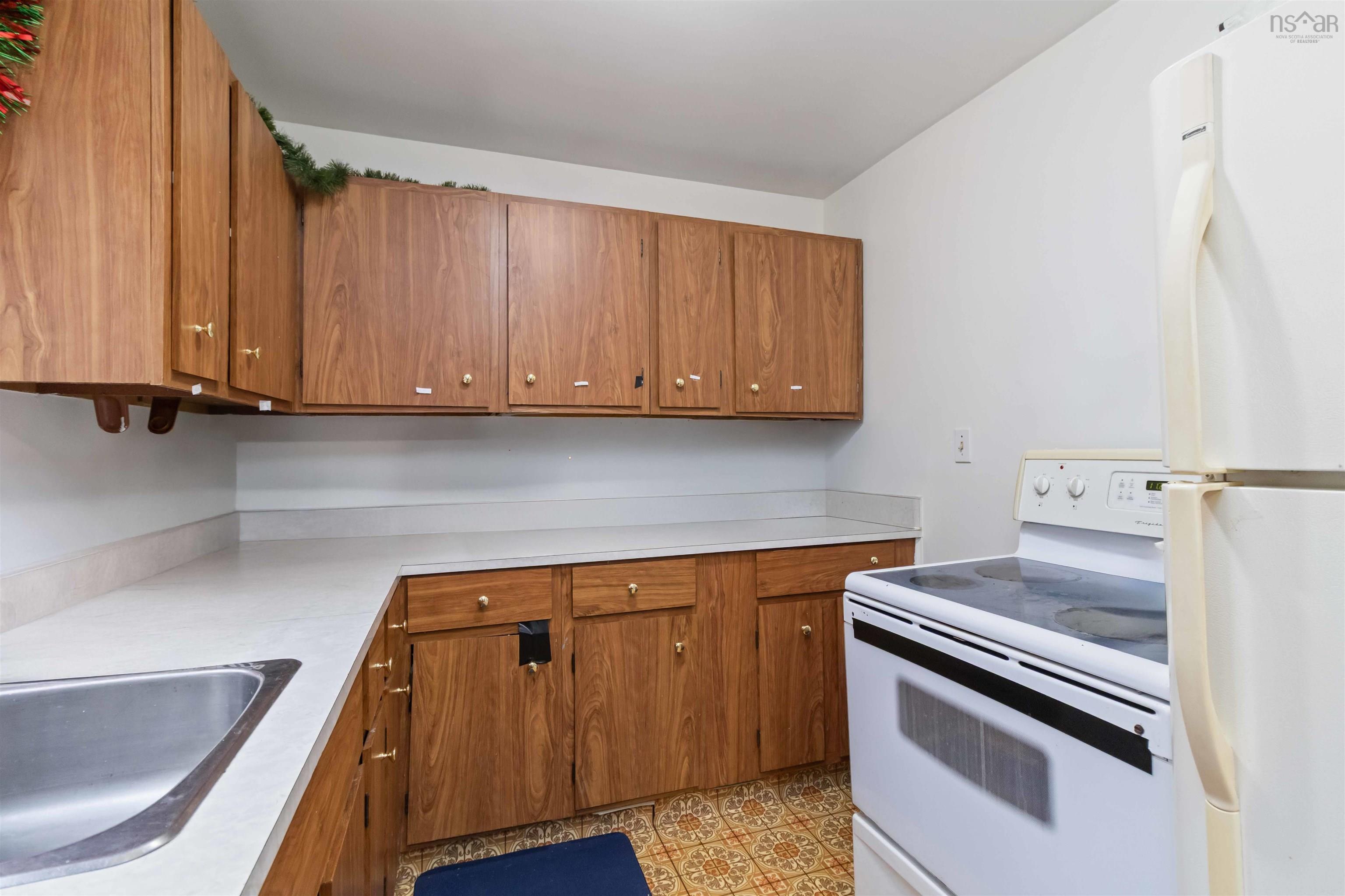 $399,900.00: 14 DUBLIN Avenue, Bridgewater