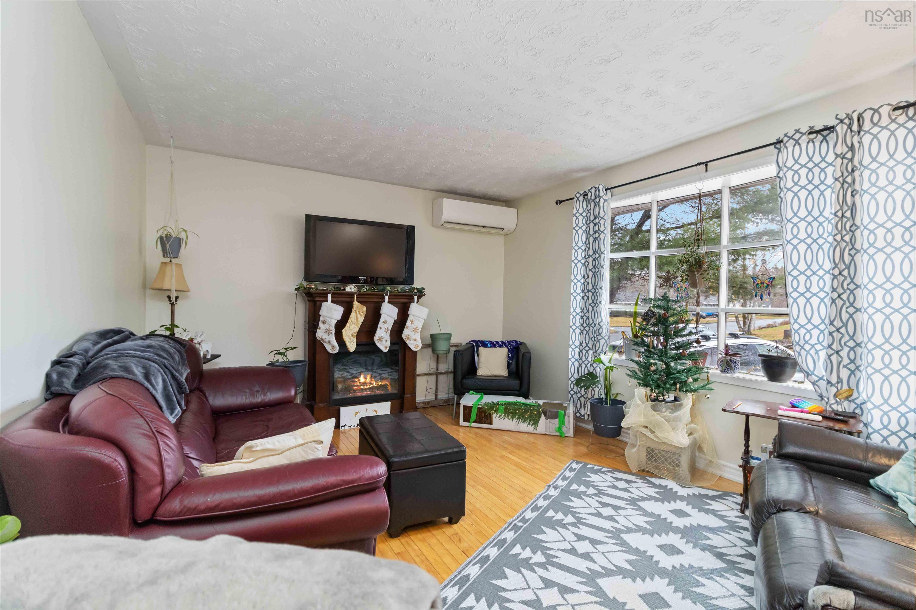 $399,900.00: 14 DUBLIN Avenue, Bridgewater