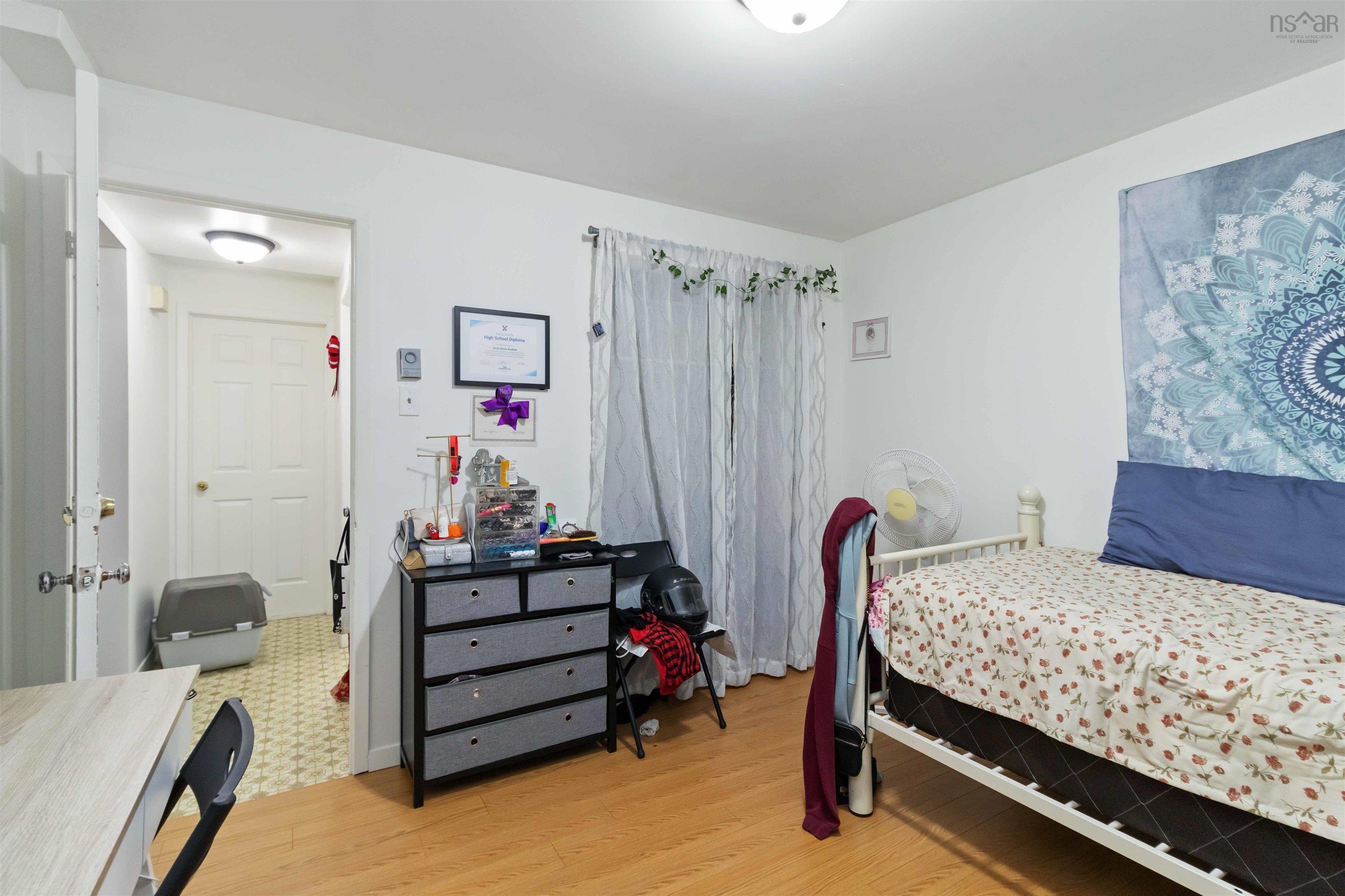 $399,900.00: 14 DUBLIN Avenue, Bridgewater