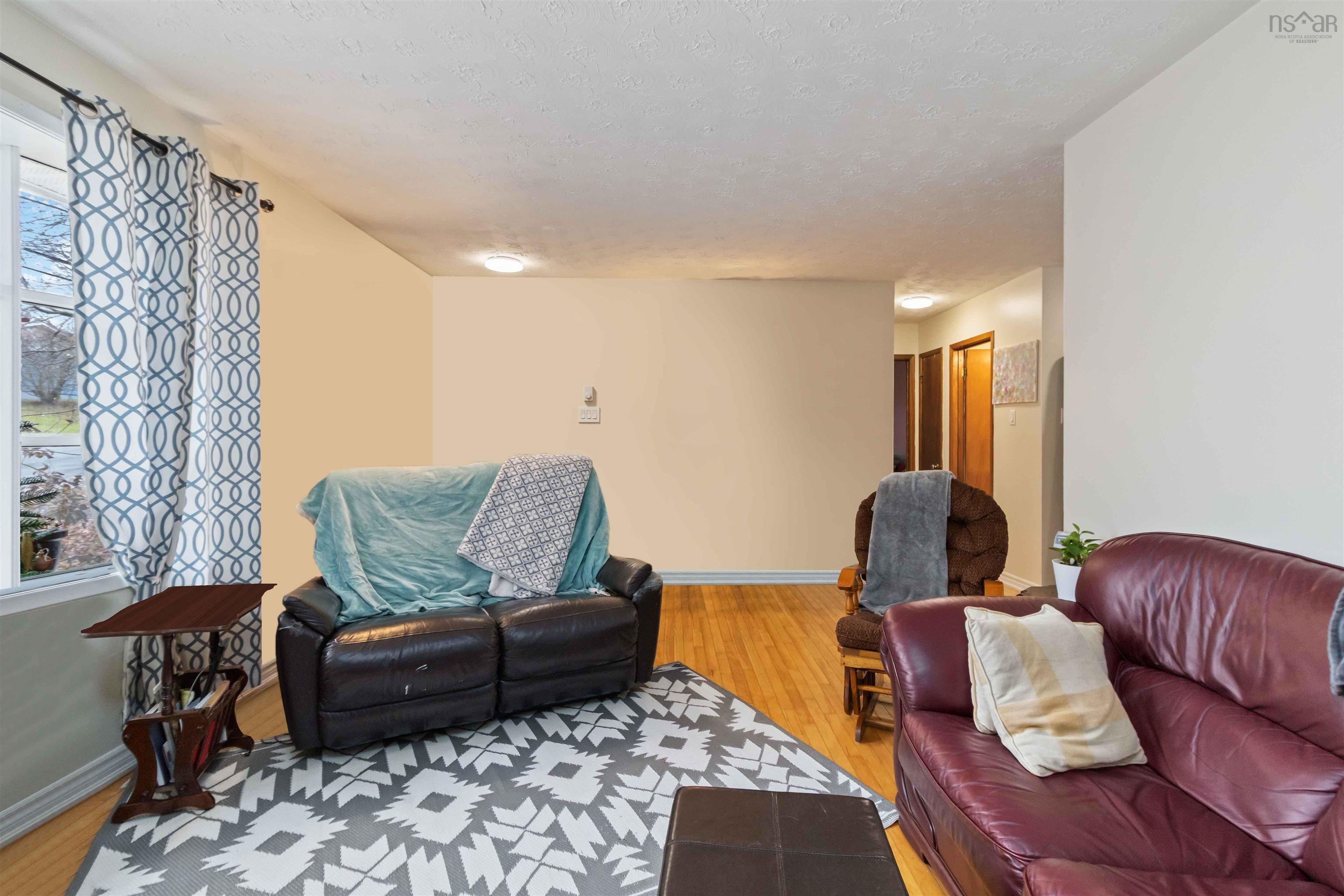 $399,900.00: 14 DUBLIN Avenue, Bridgewater