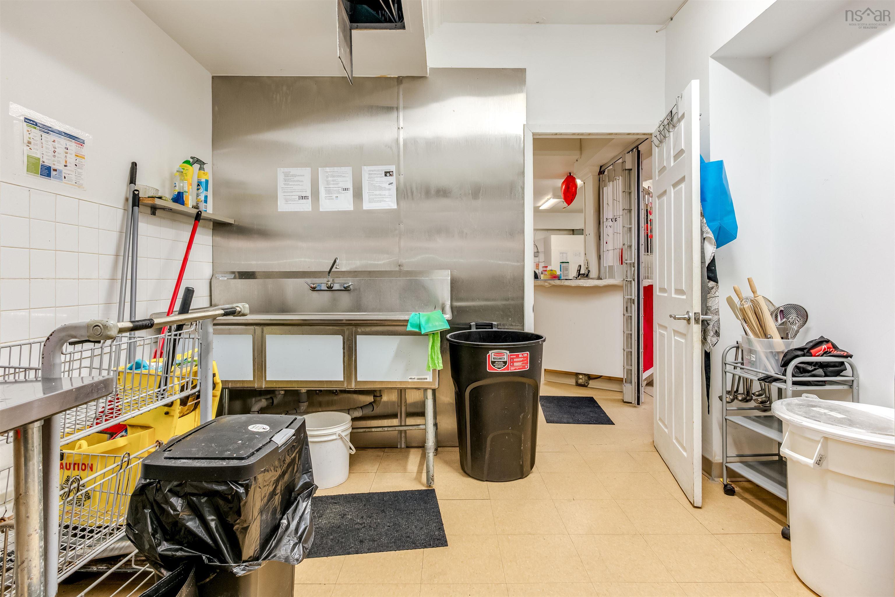 $73,000.00: 103 5460 SPRING GARDEN ROAD UNIT 103, Halifax Peninsula